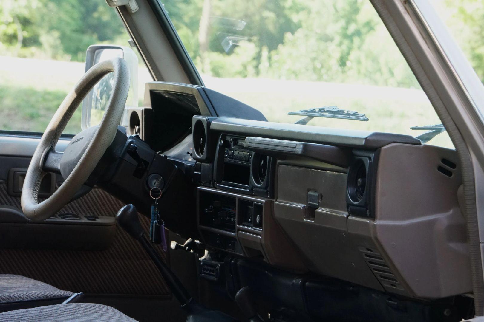 1992 Toyota Land Cruiser RJ77