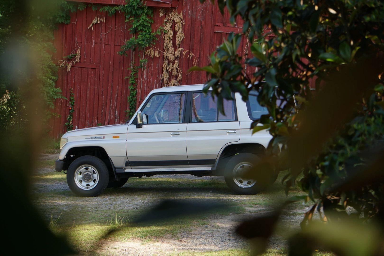1992 Toyota Land Cruiser RJ77 - 5