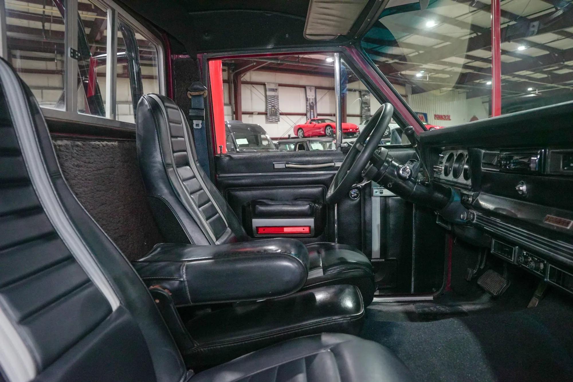 1982 Jeep J10 Laredo