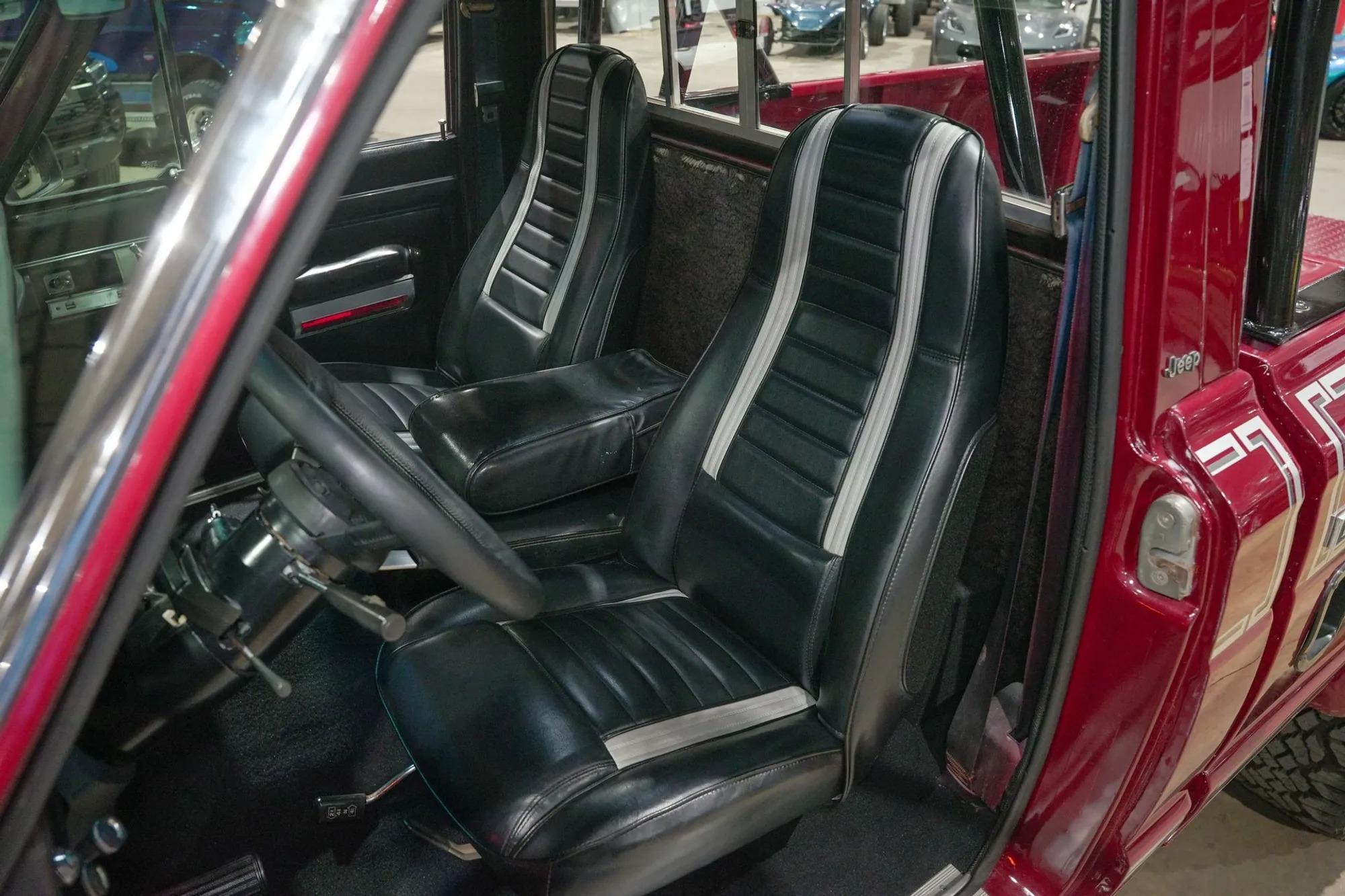 1982 Jeep J10 Laredo