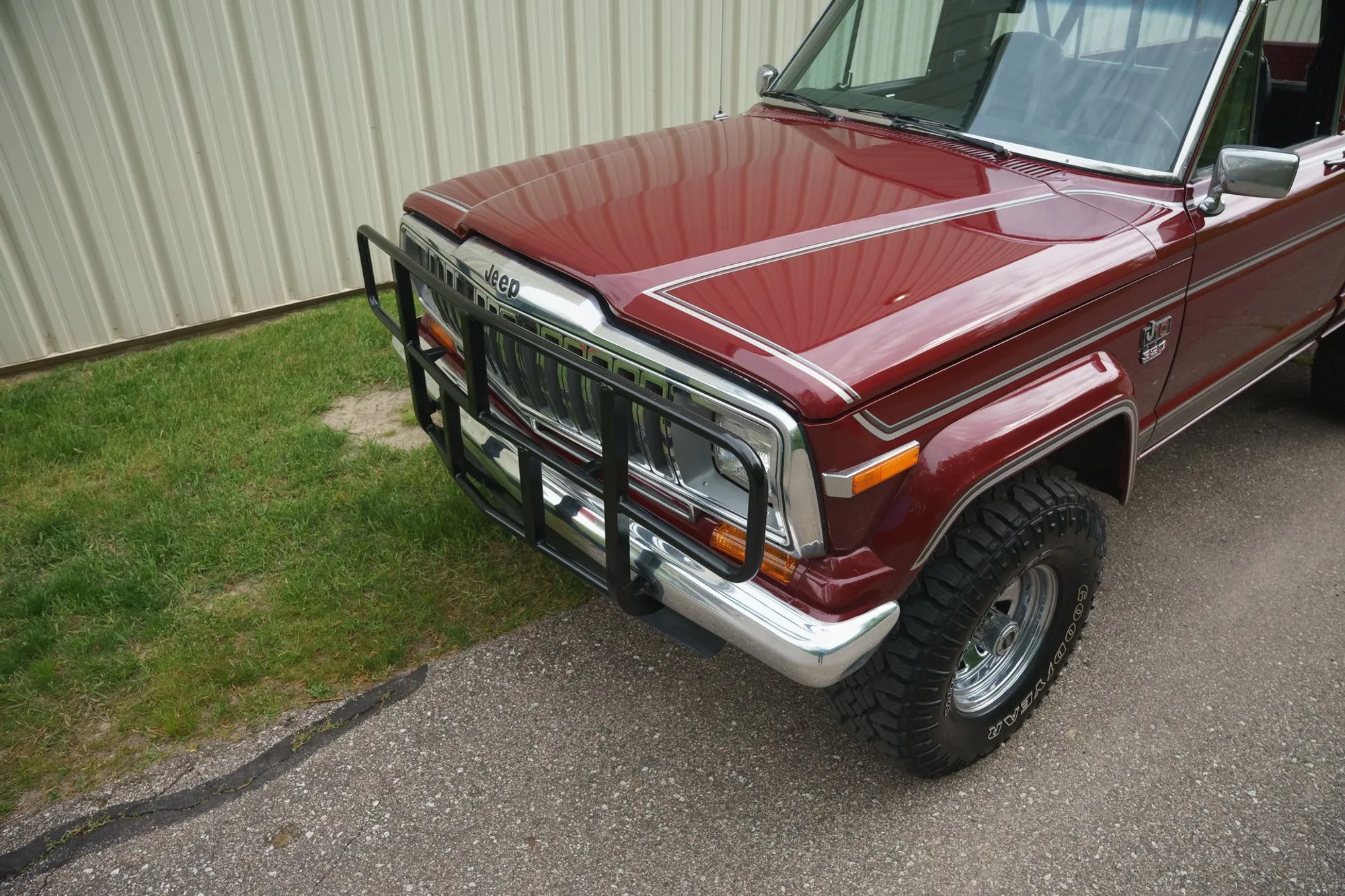 1982 Jeep J10 Laredo