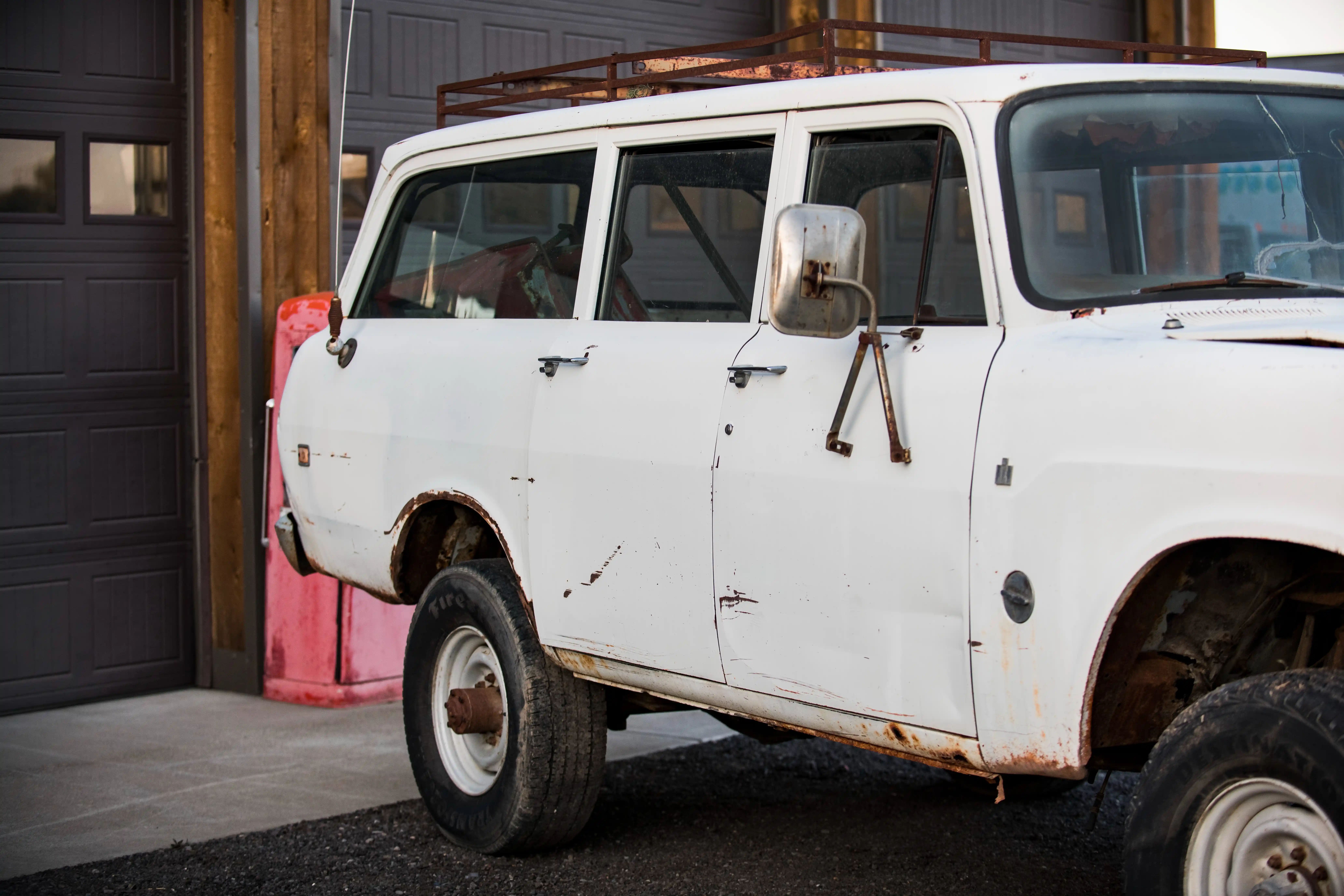 1975 International Harvester D200 Travelall - 3