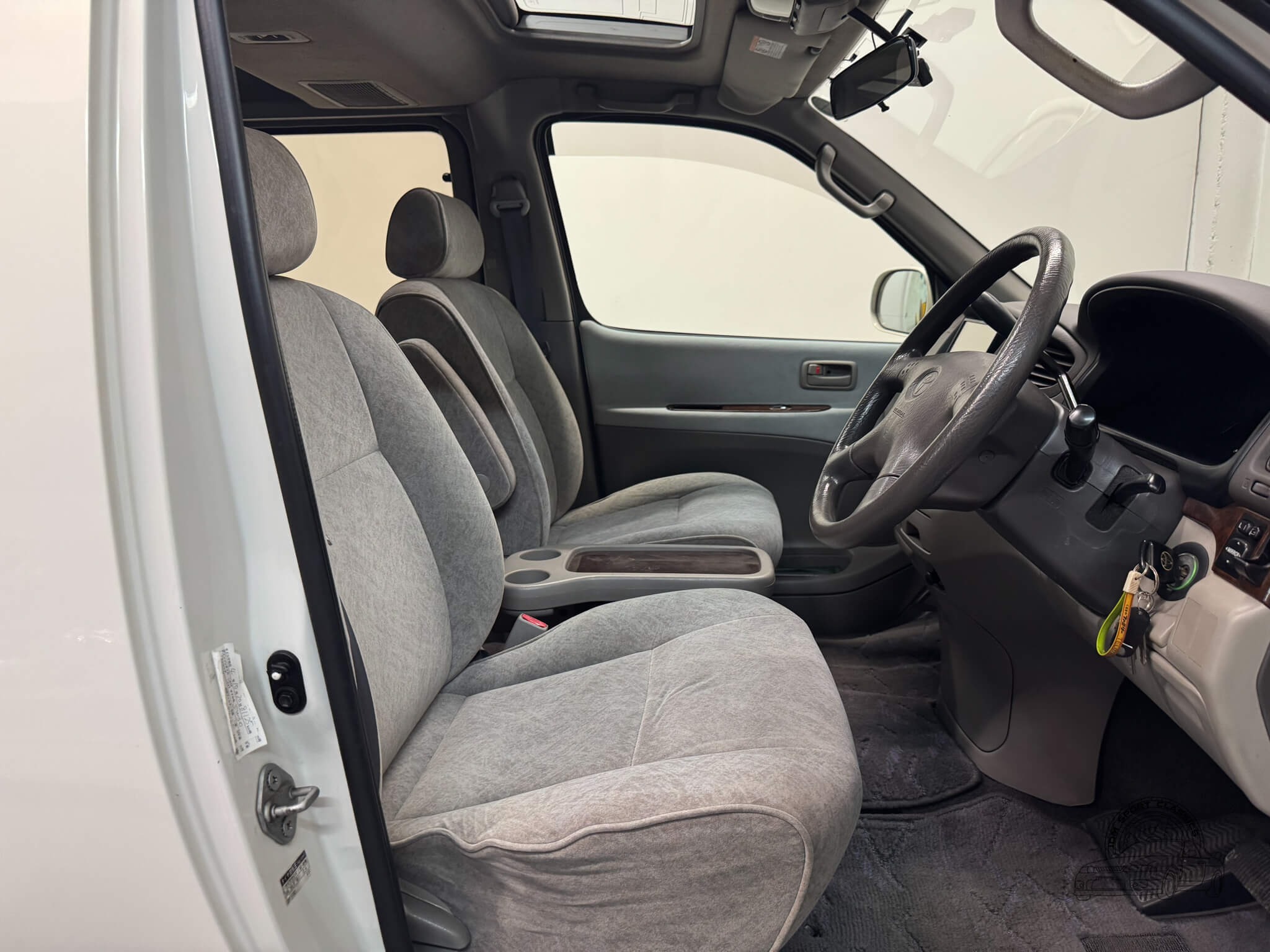 1999 Toyota HiAce Regius V L-Package
