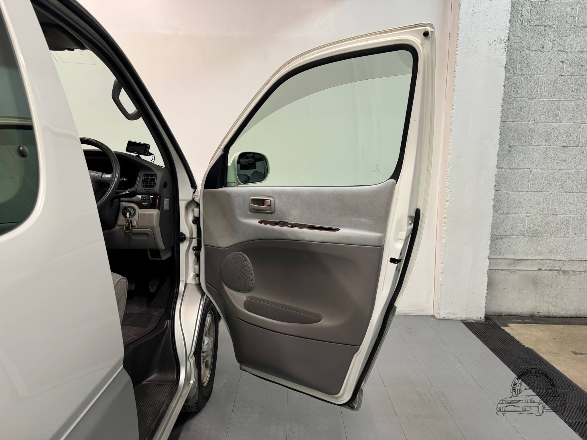 1999 Toyota HiAce Regius V L-Package