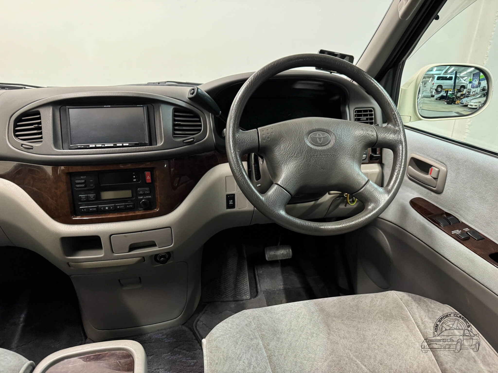 1999 Toyota HiAce Regius V L-Package