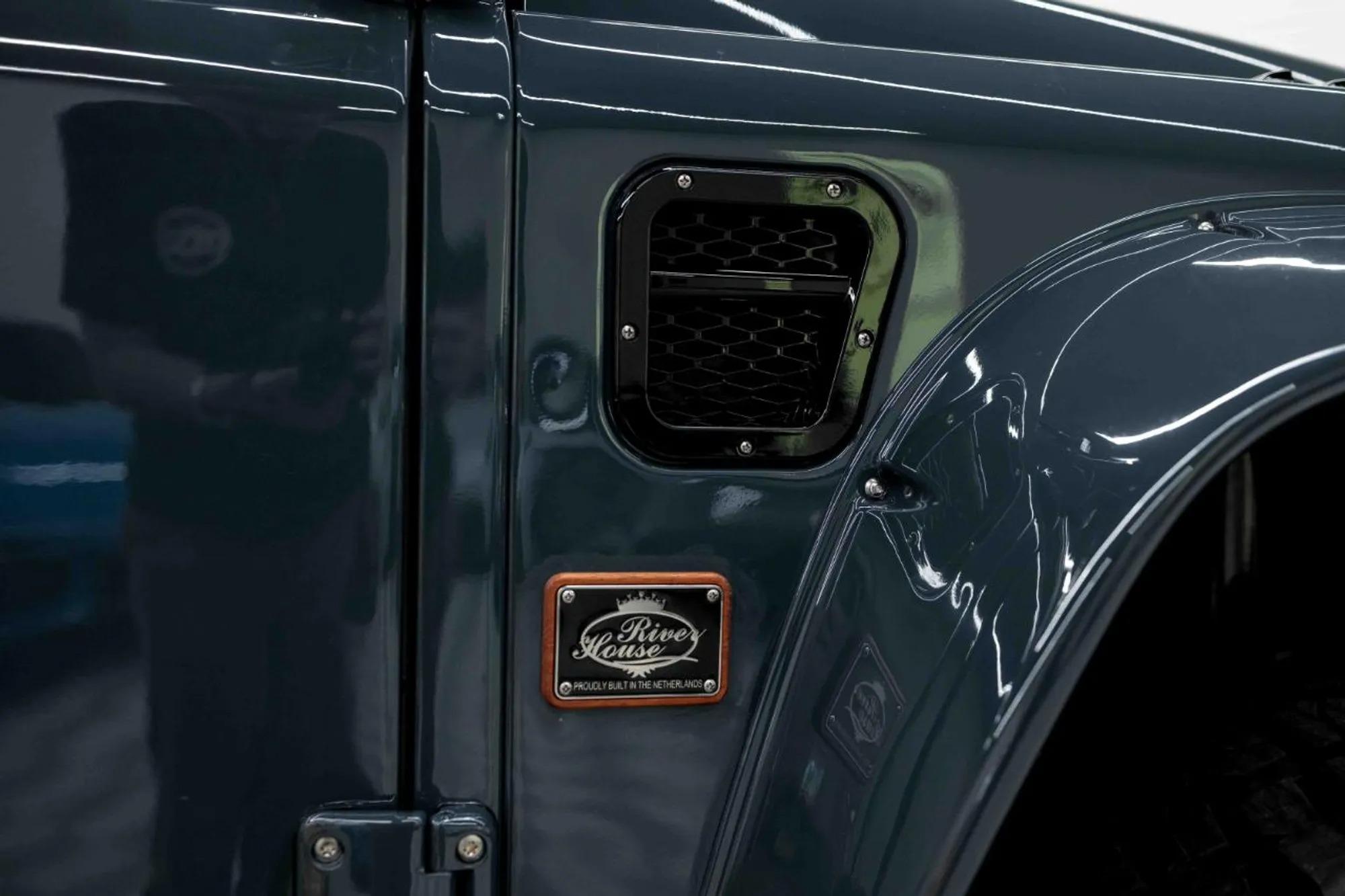 2000 Land Rover Defender 110