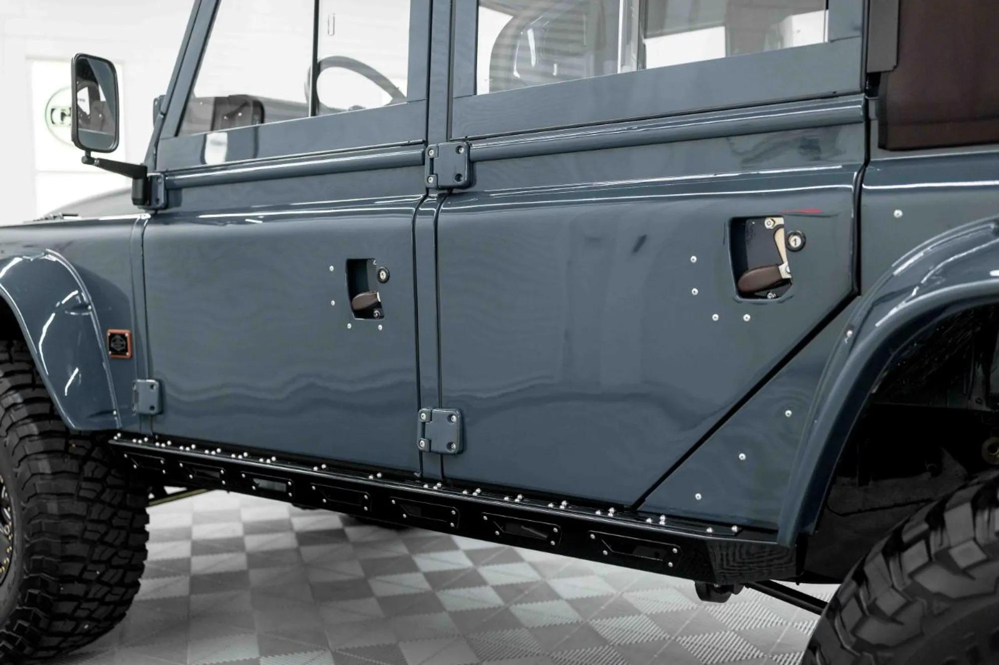 2000 Land Rover Defender 110