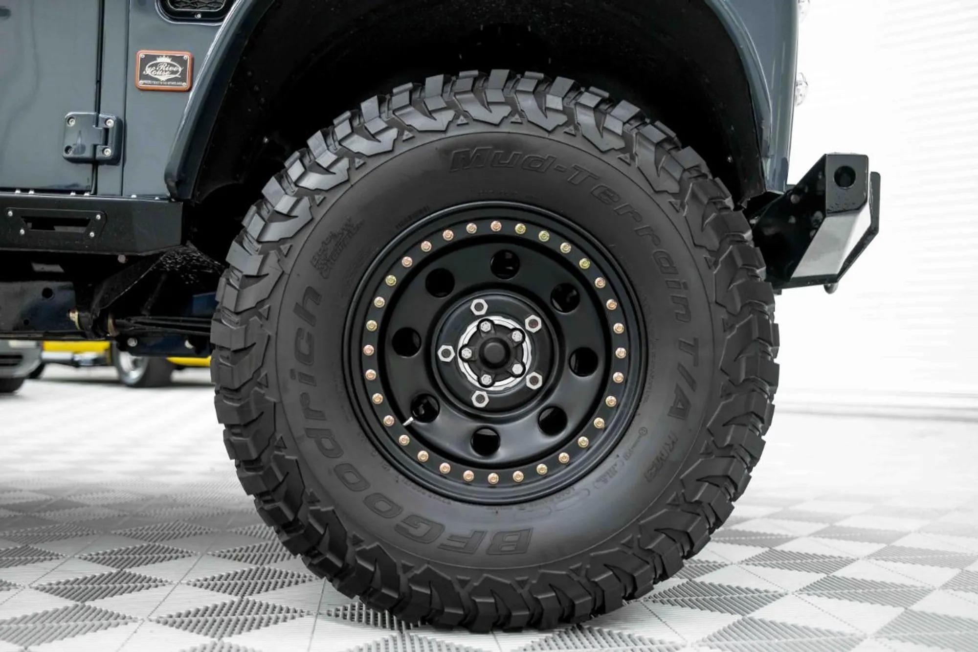 2000 Land Rover Defender 110