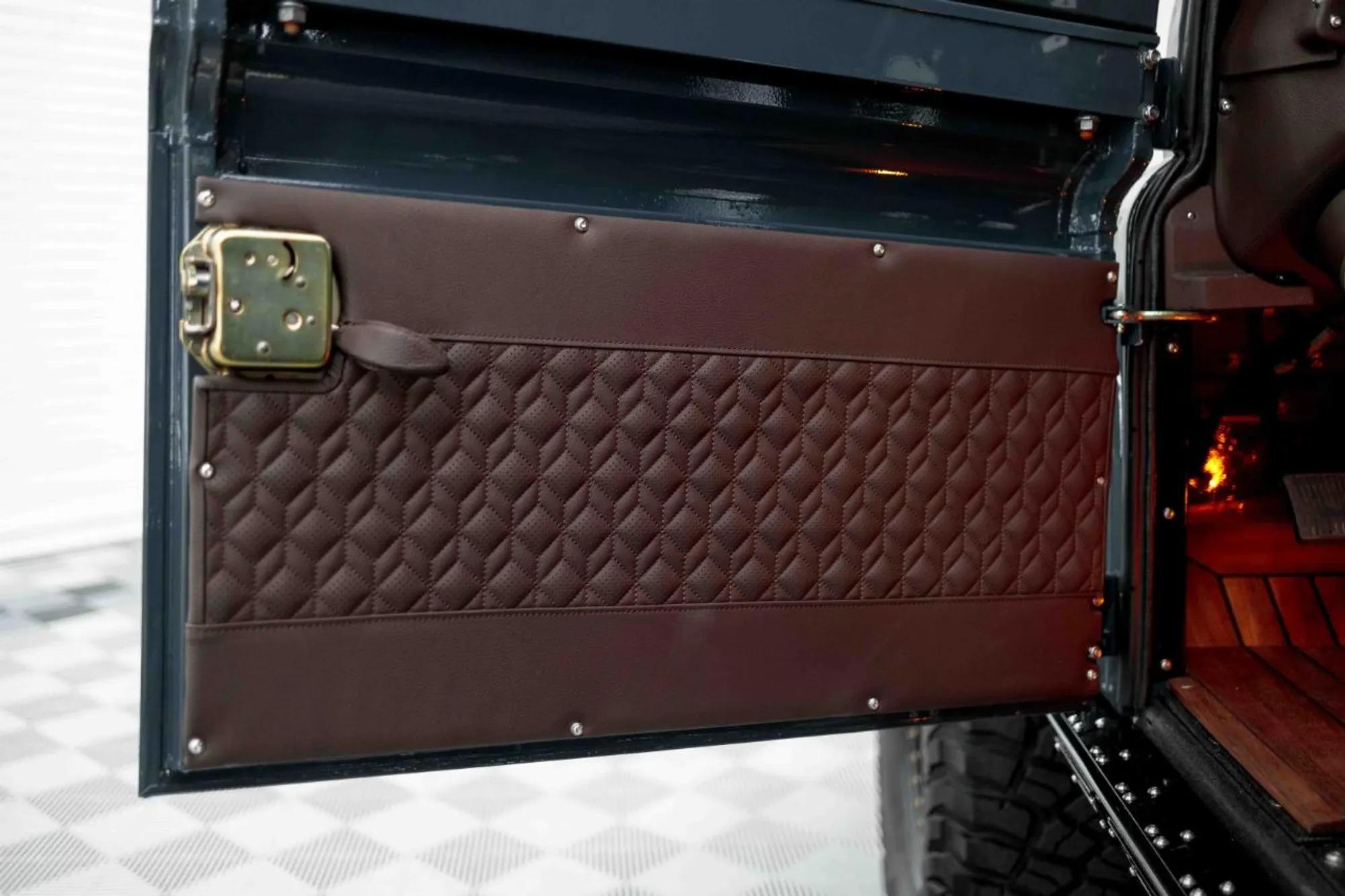 2000 Land Rover Defender 110
