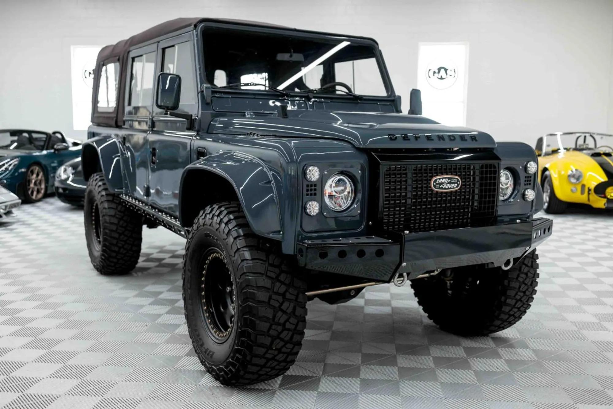 2000 Land Rover Defender 110 - 4