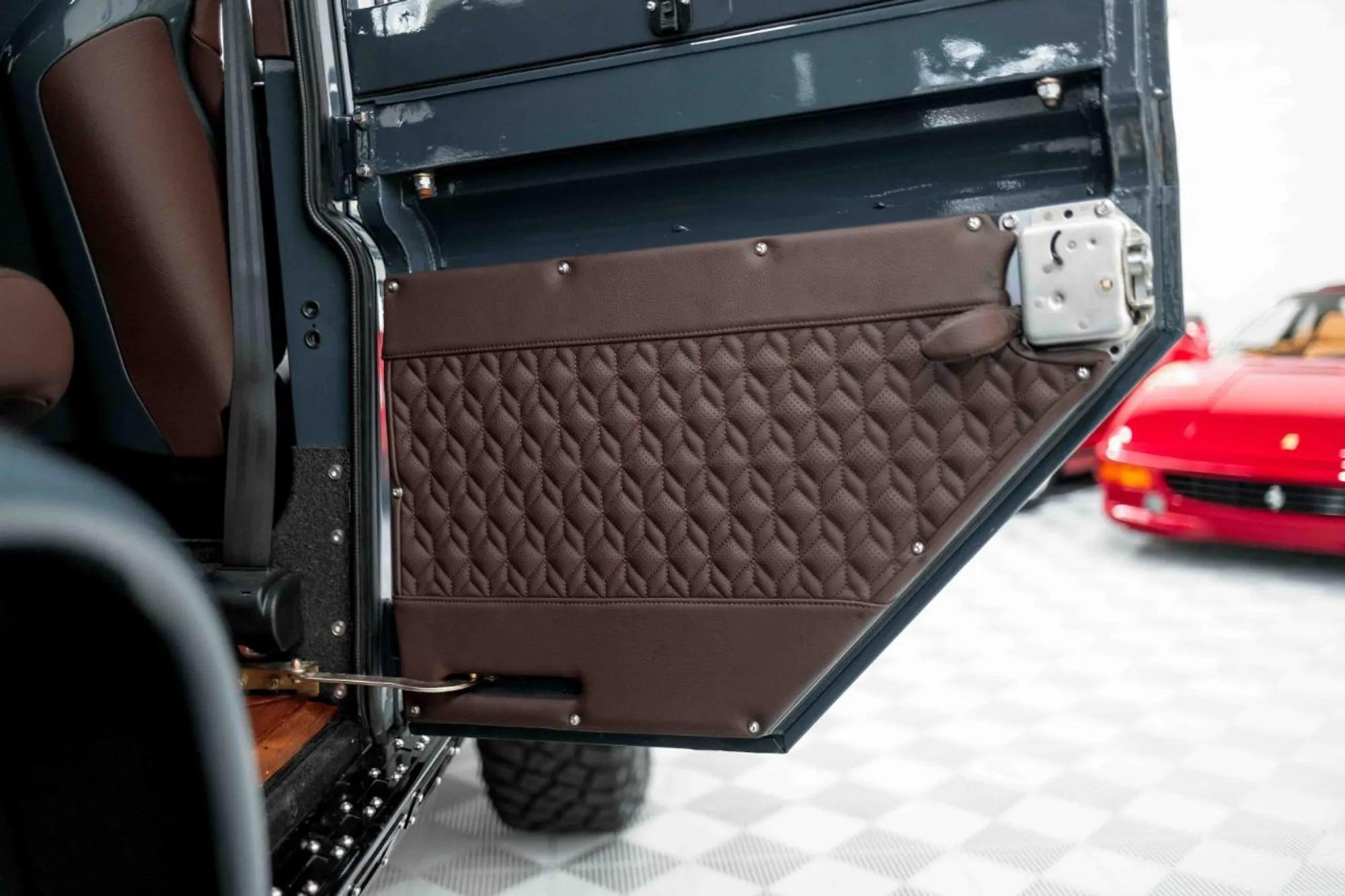 2000 Land Rover Defender 110