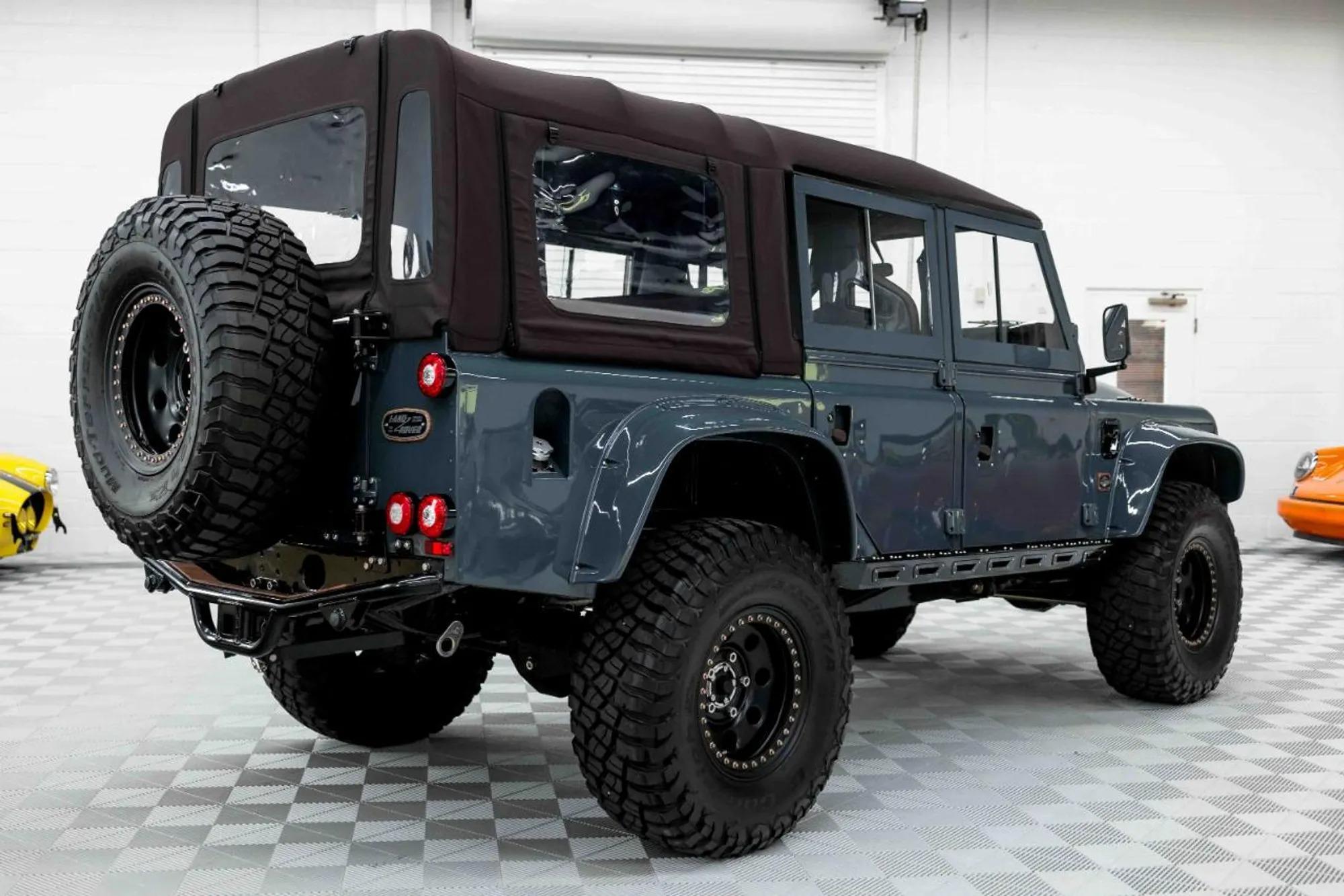 2000 Land Rover Defender 110