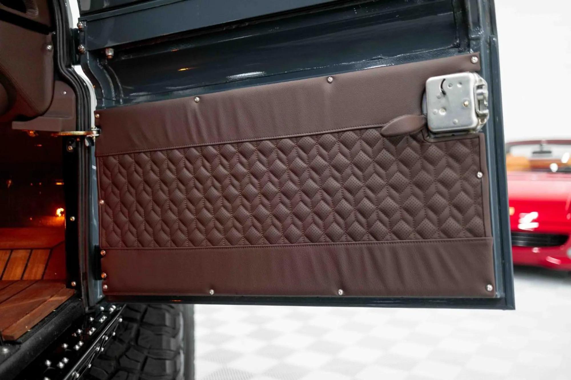 2000 Land Rover Defender 110