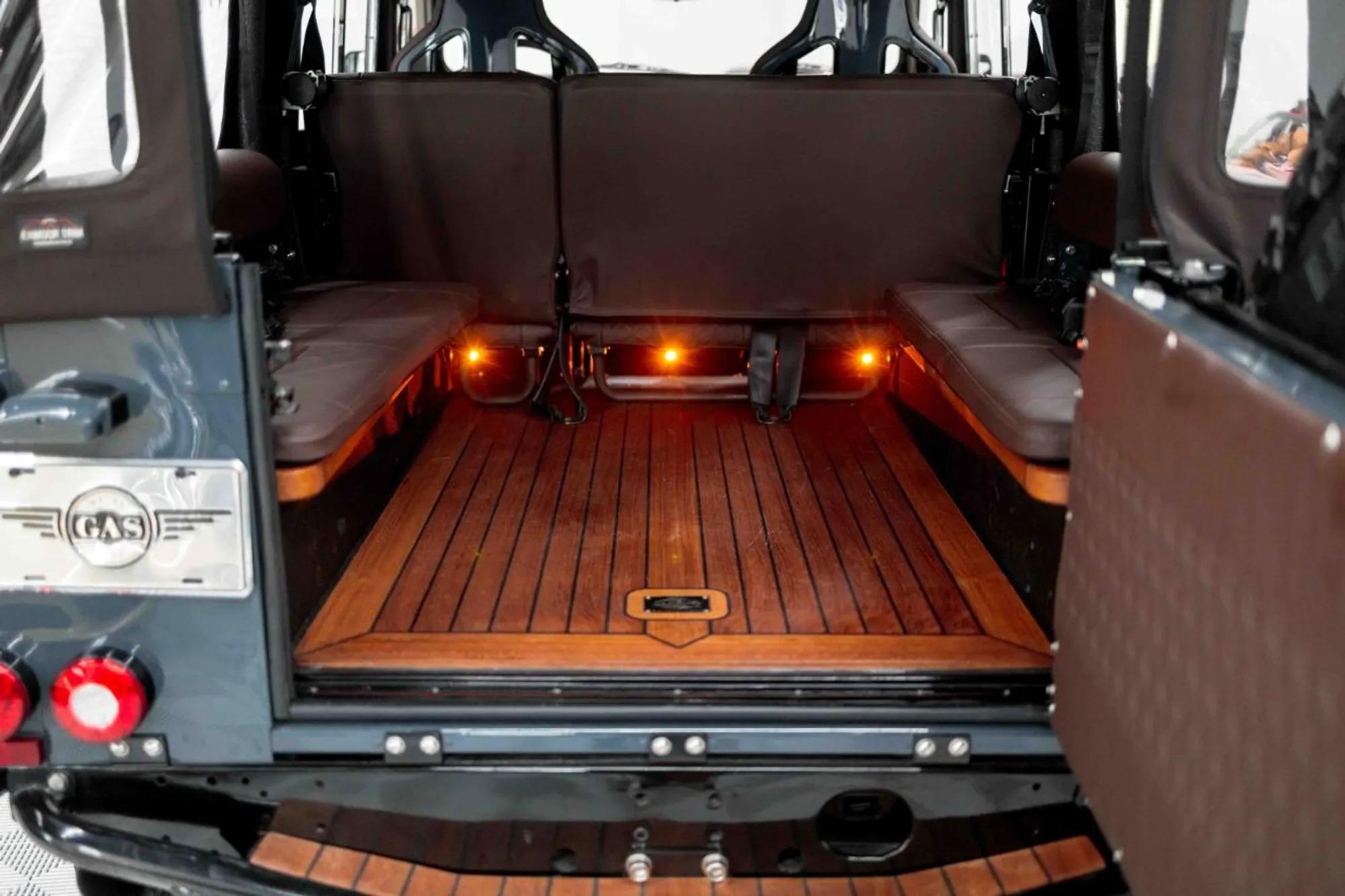 2000 Land Rover Defender 110