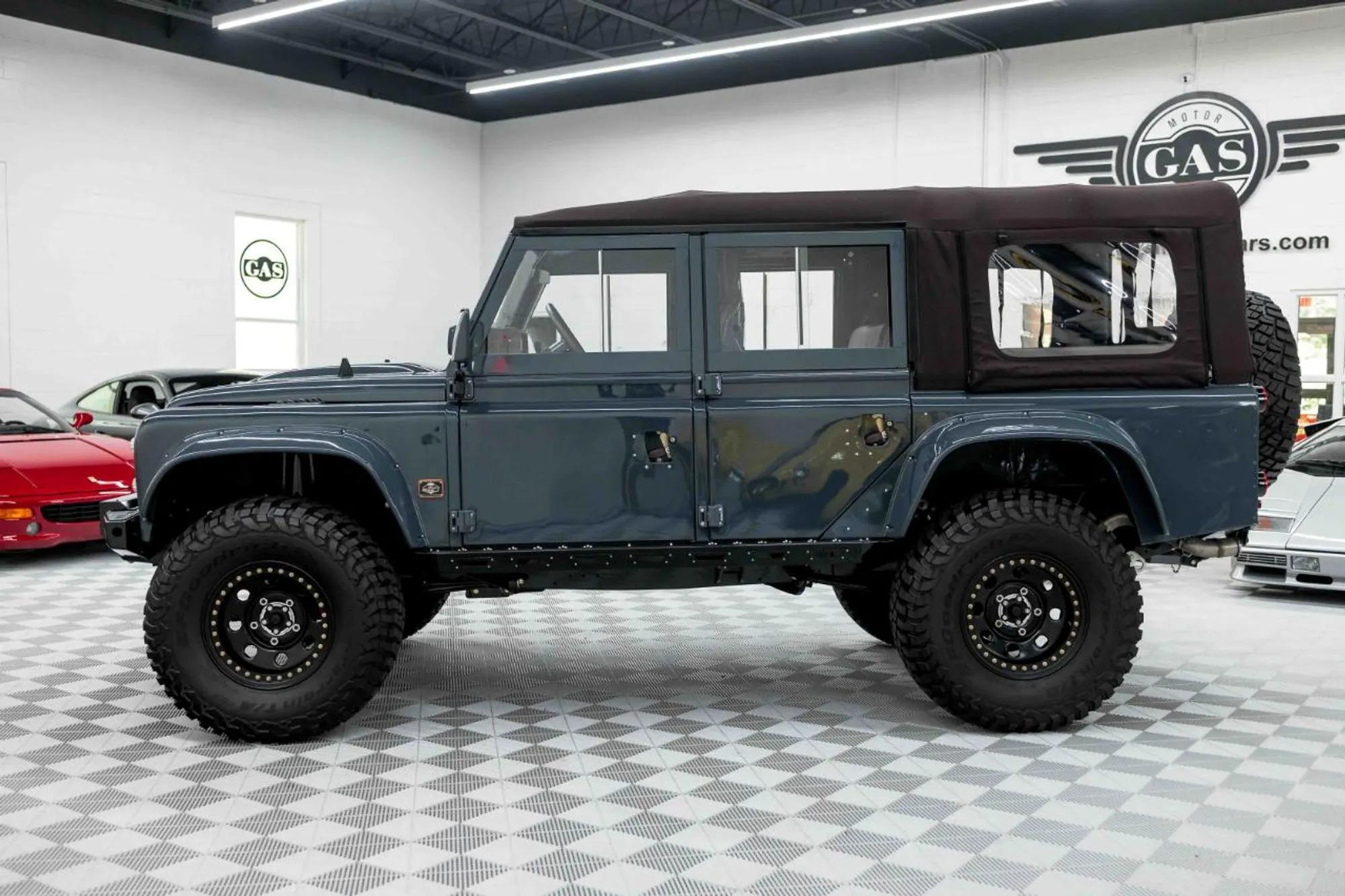 2000 Land Rover Defender 110