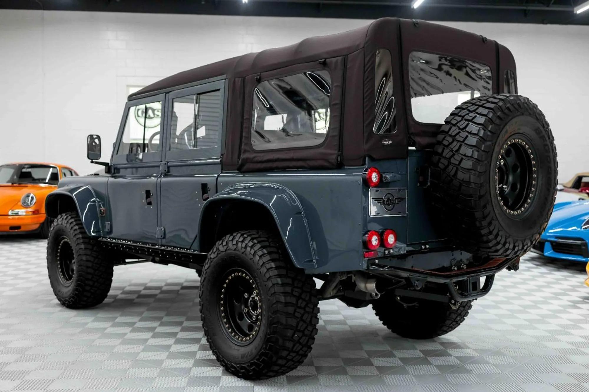 2000 Land Rover Defender 110