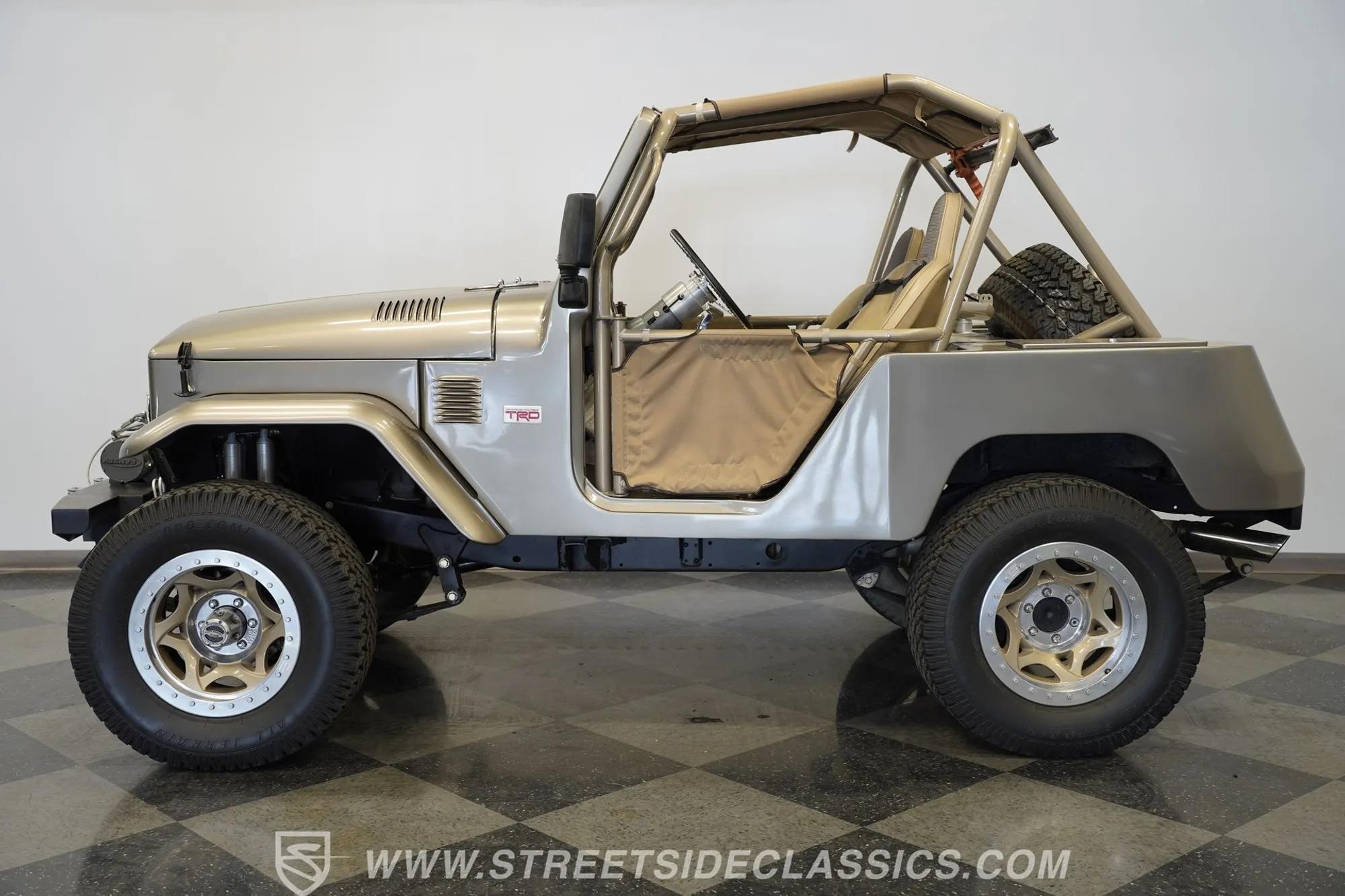 1976 Toyota Land Cruiser FJ40 - 2