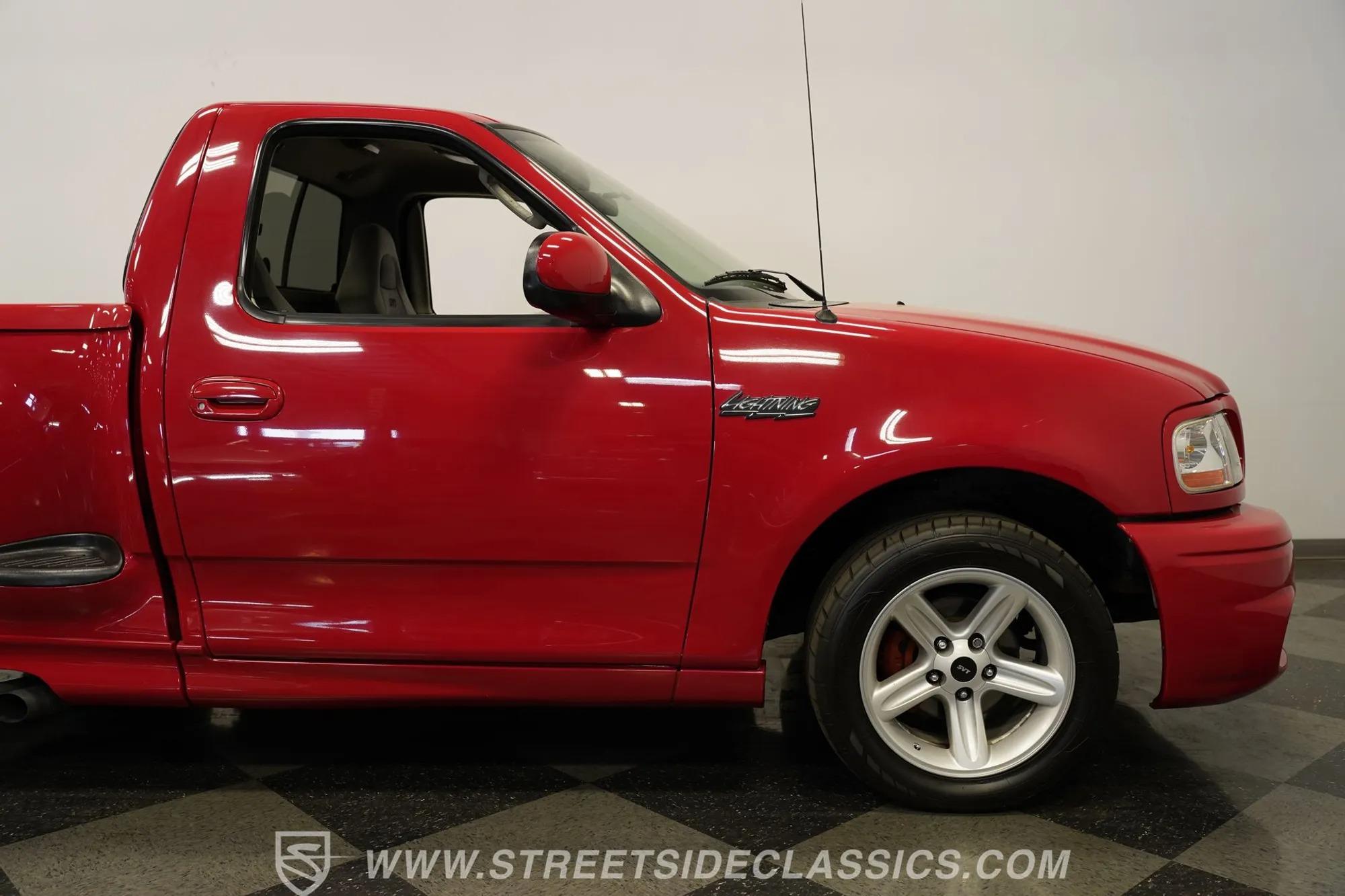 2003 Ford F-150 SVT Lightning