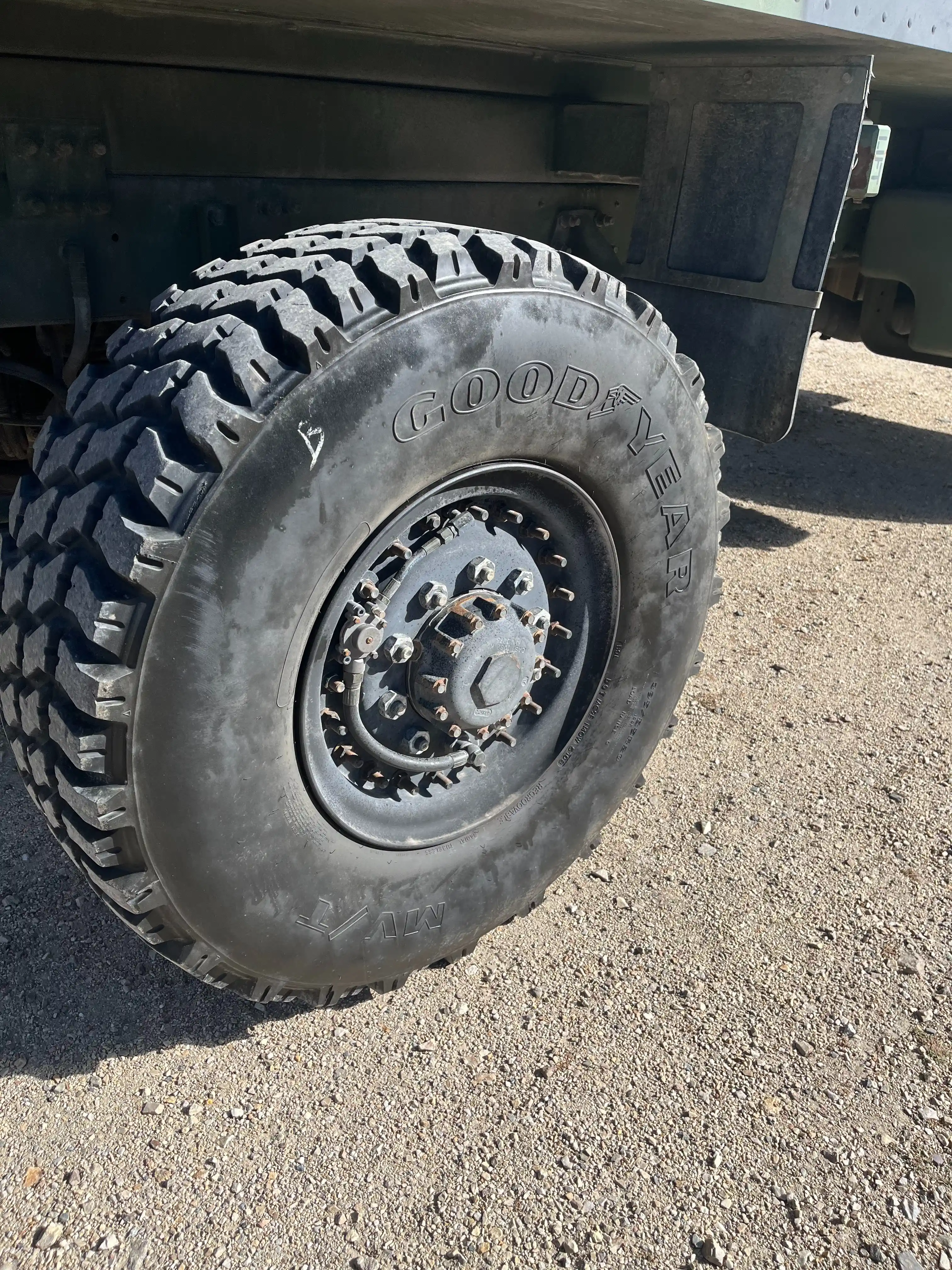 2001 Stewart & Stevenson M1079A1