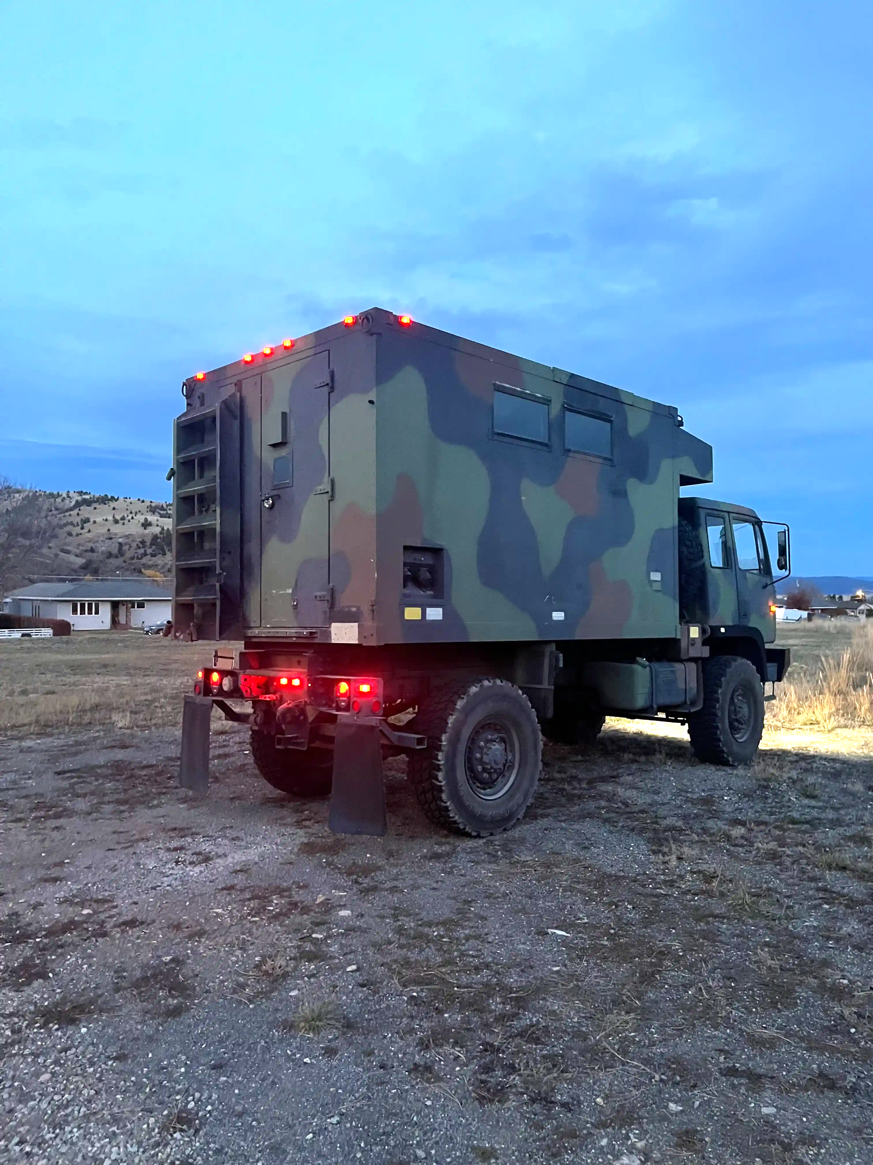  Stewart & Stevenson M1079A1