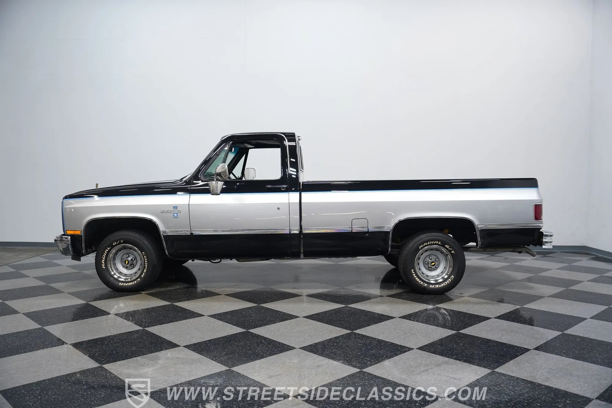 1981 Chevrolet C10 Silverado - 2