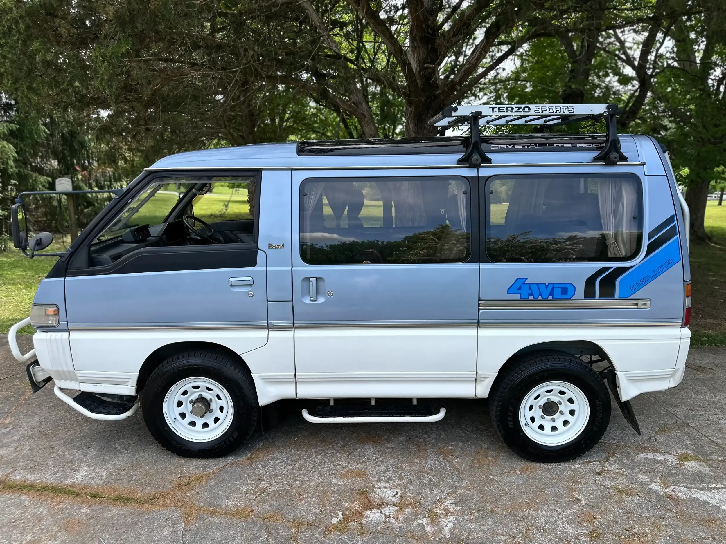 1991 Mitsubishi Delica Star Wagon Exceed - 2