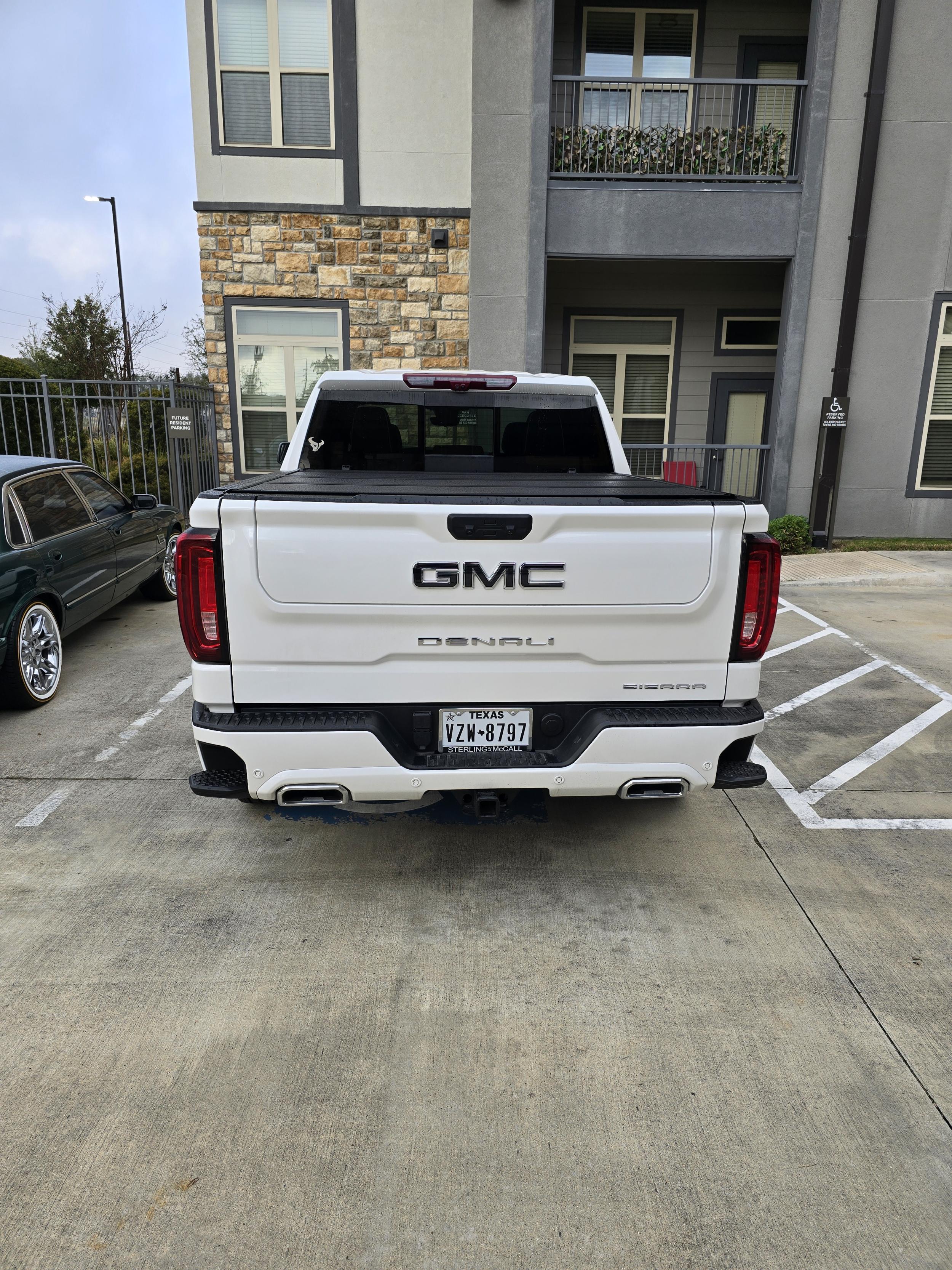 2024 GMC Sierra Denali - 4