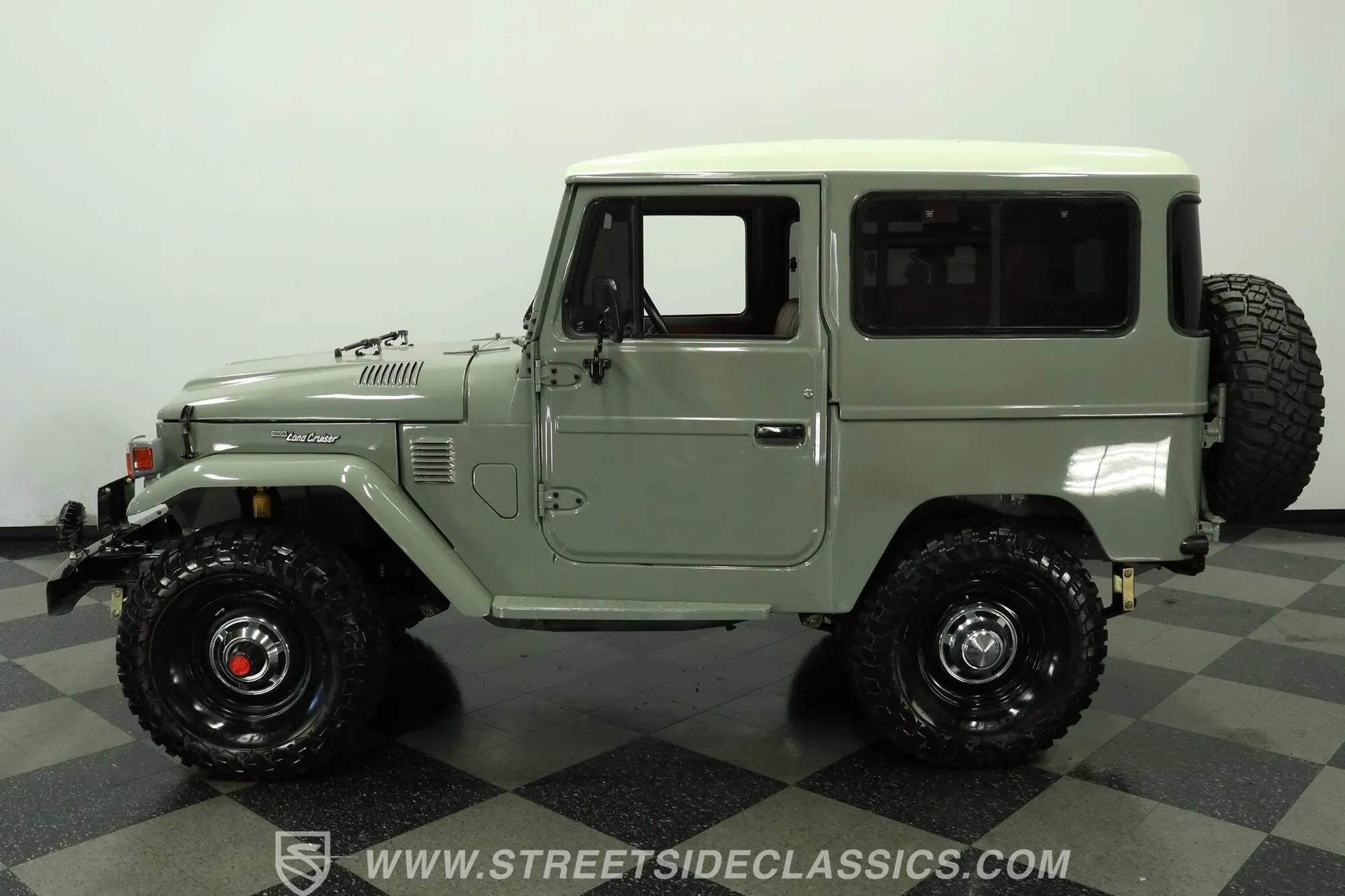 1977 Toyota Land Cruiser FJ40 - 2