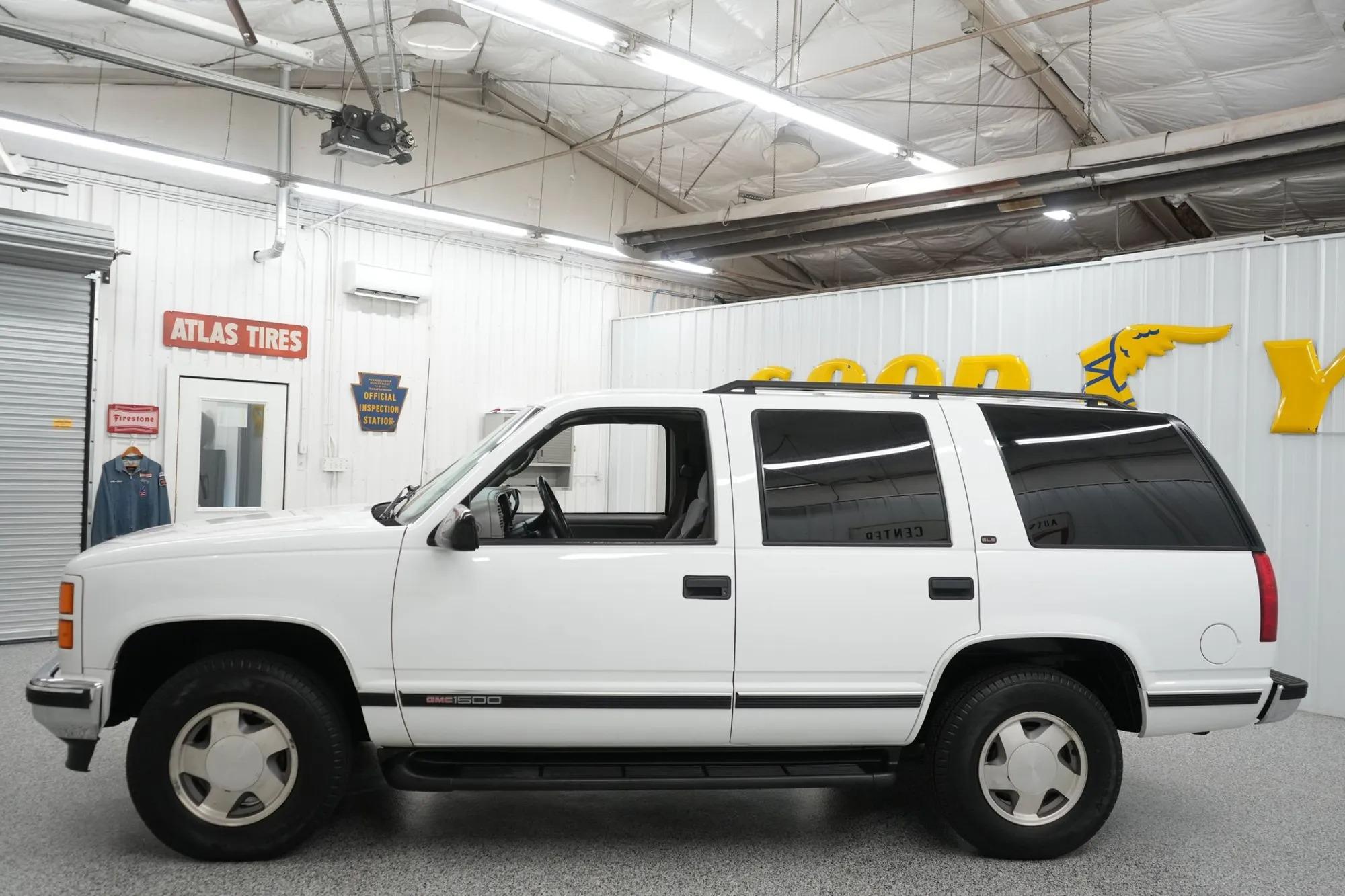 68k-Mile 1999 GMC Yukon - 4