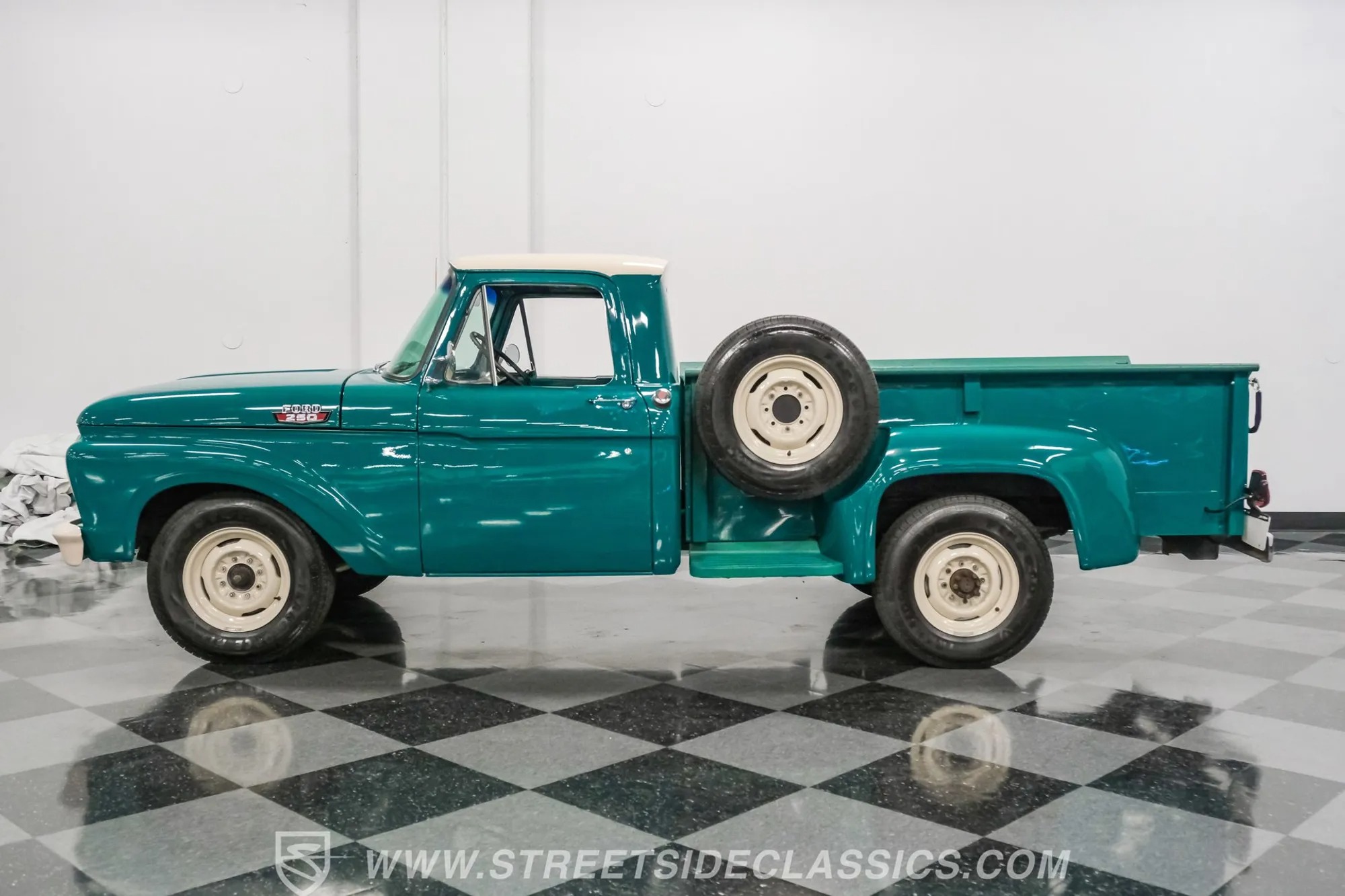 1963 Ford F-250 Stepside - 2