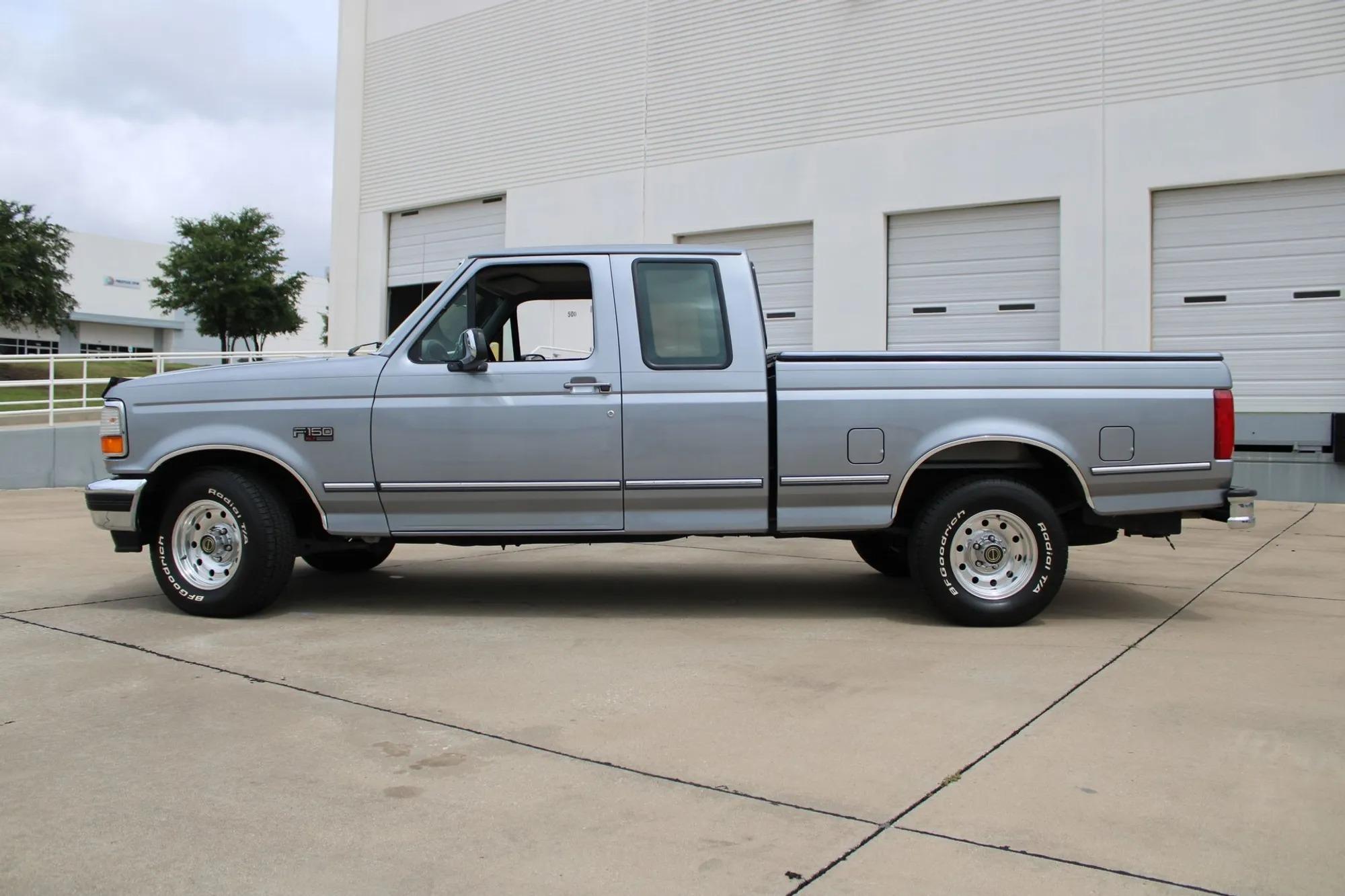 1995 Ford F-150 XLT - 4