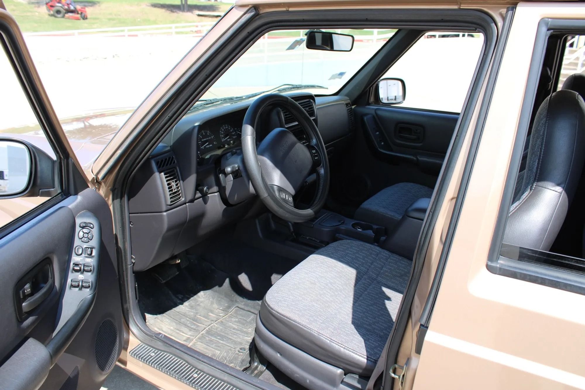 1999 Jeep Cherokee Sport