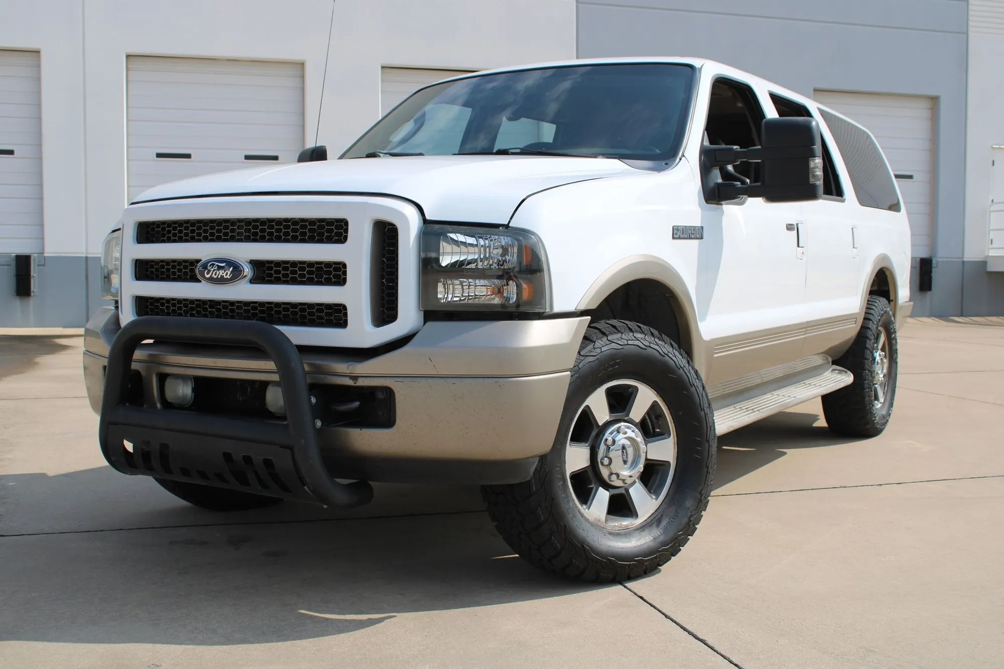 2005 Ford Excursion Eddie Bauer - 2