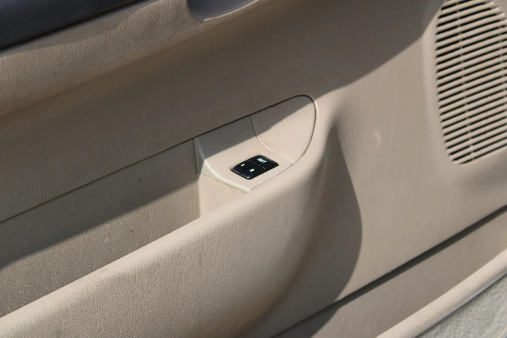 2005 Ford Excursion Eddie Bauer