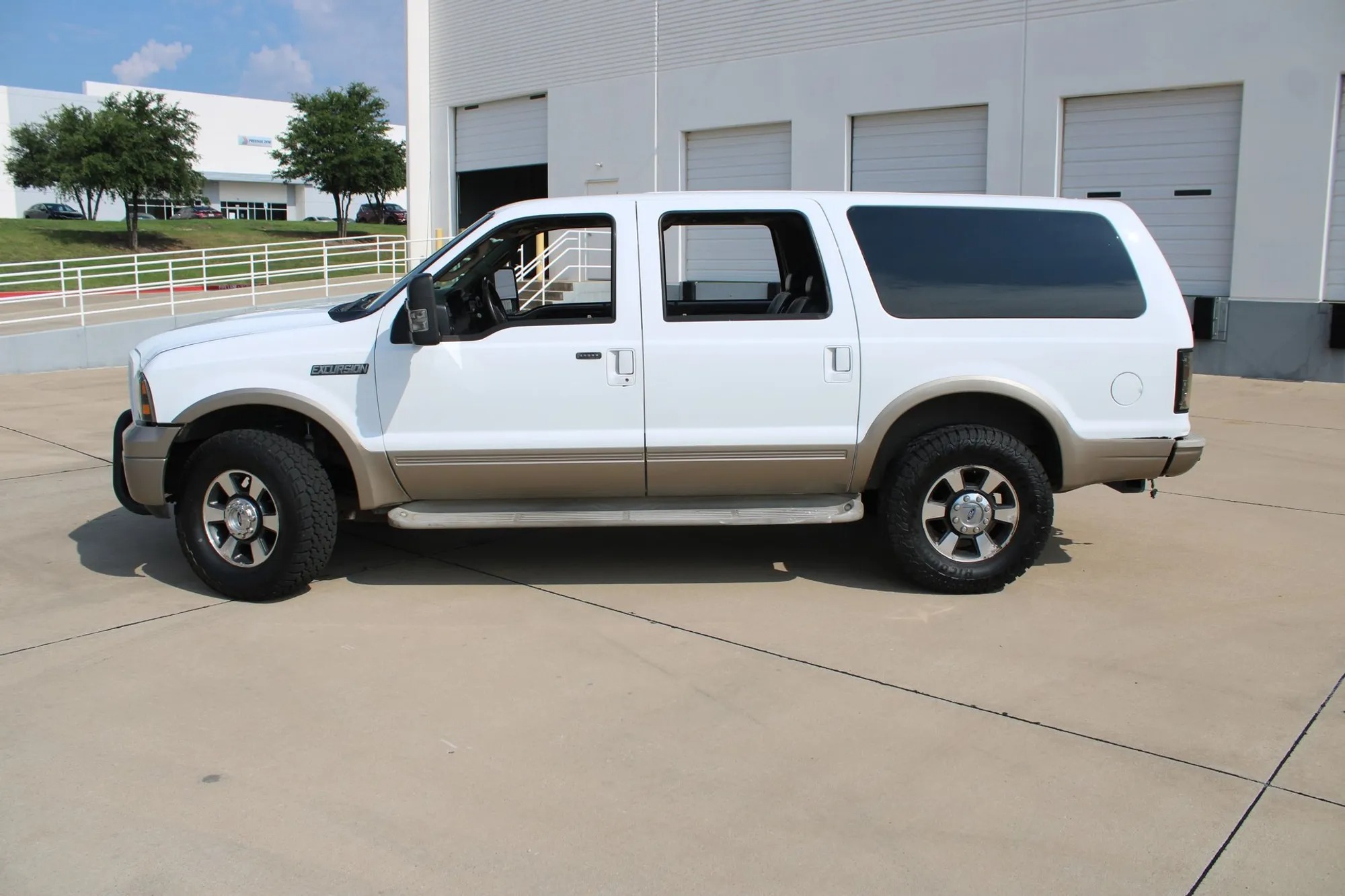 2005 Ford Excursion Eddie Bauer - 4