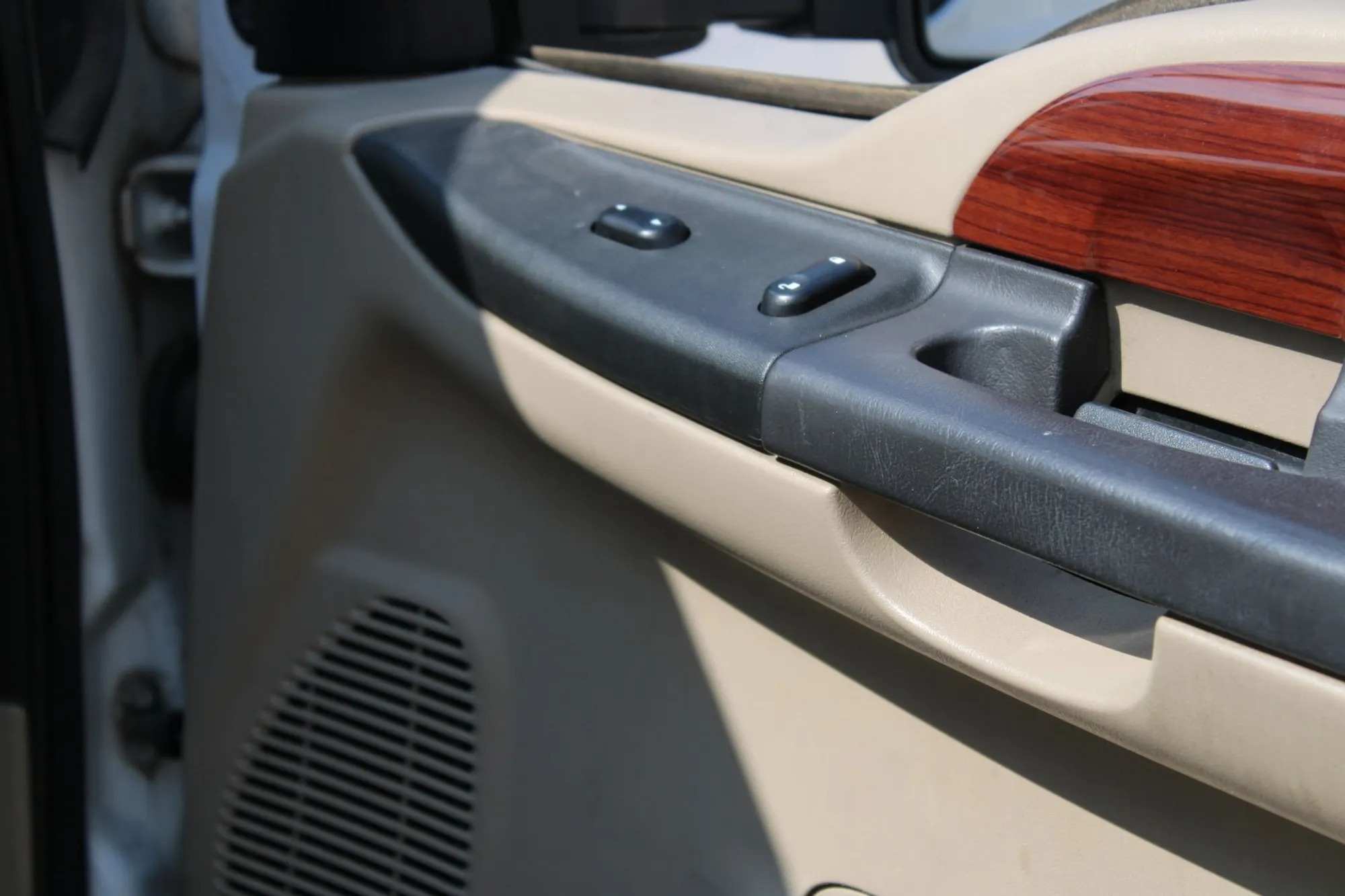 2005 Ford Excursion Eddie Bauer