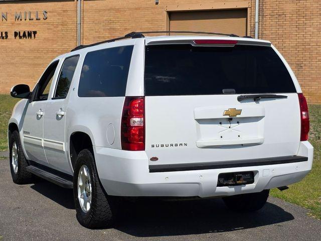 2013 Chevrolet Suburban LT - 4