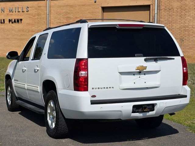 2013 Chevrolet Suburban LT - 4
