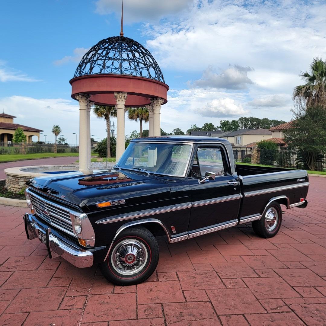  Ford F-100