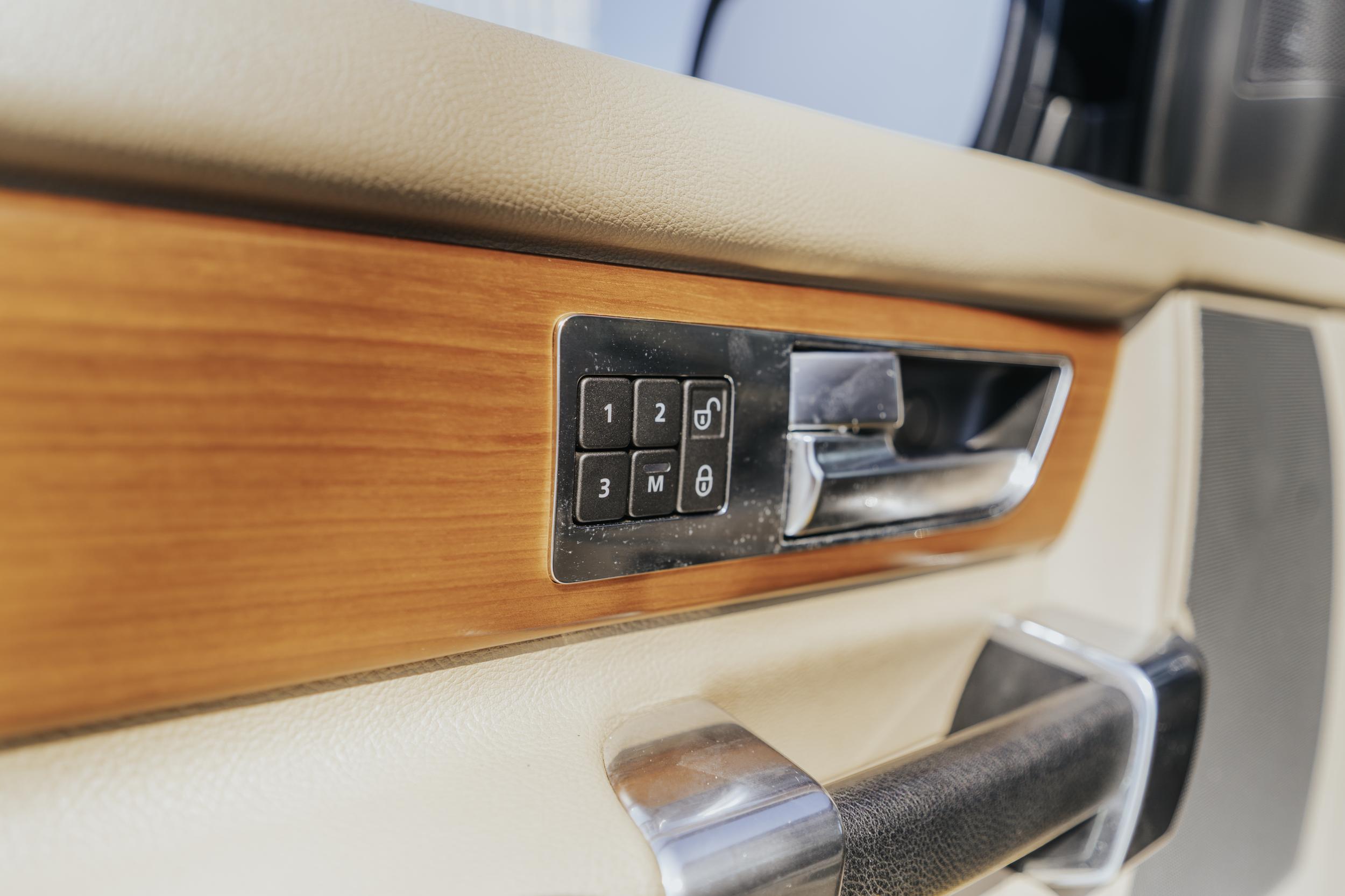 2010 Land Rover LR4