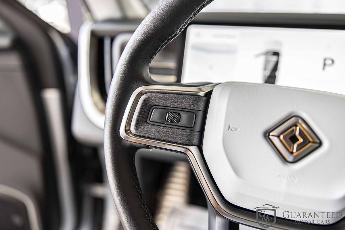 2024 Rivian R1S Adventure