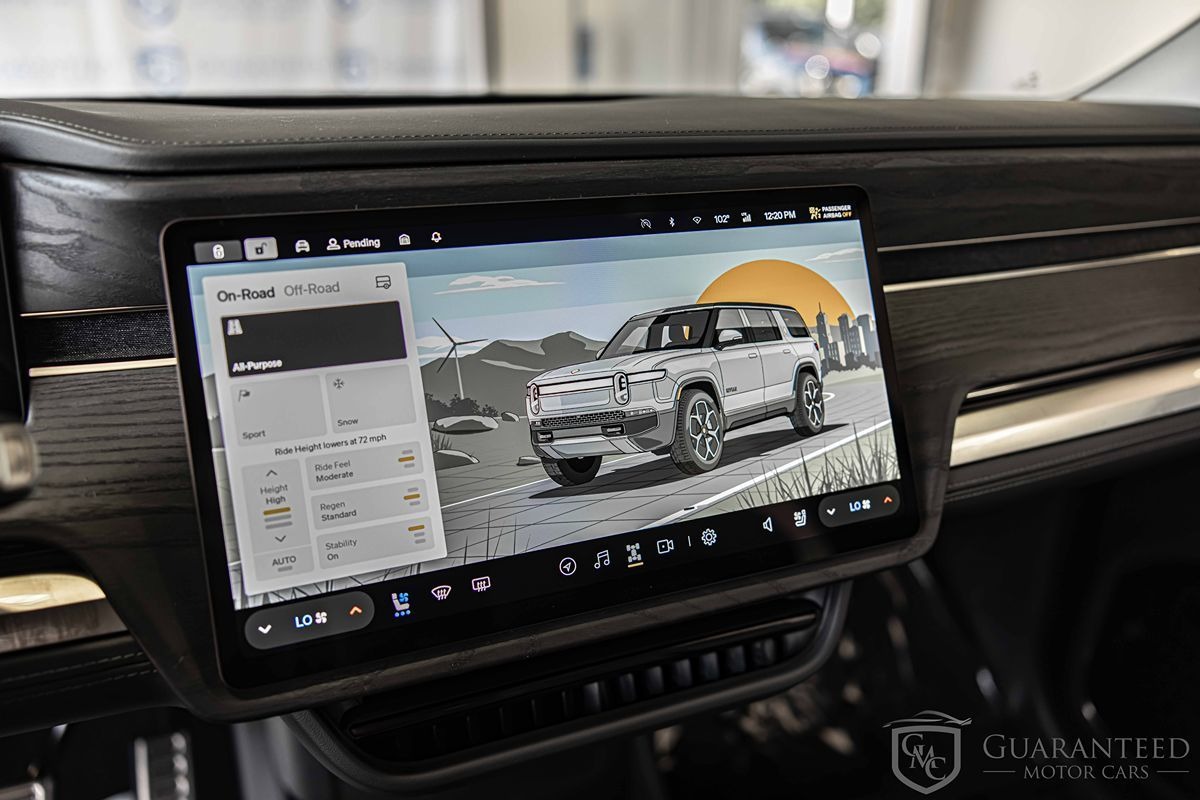 2024 Rivian R1S Adventure