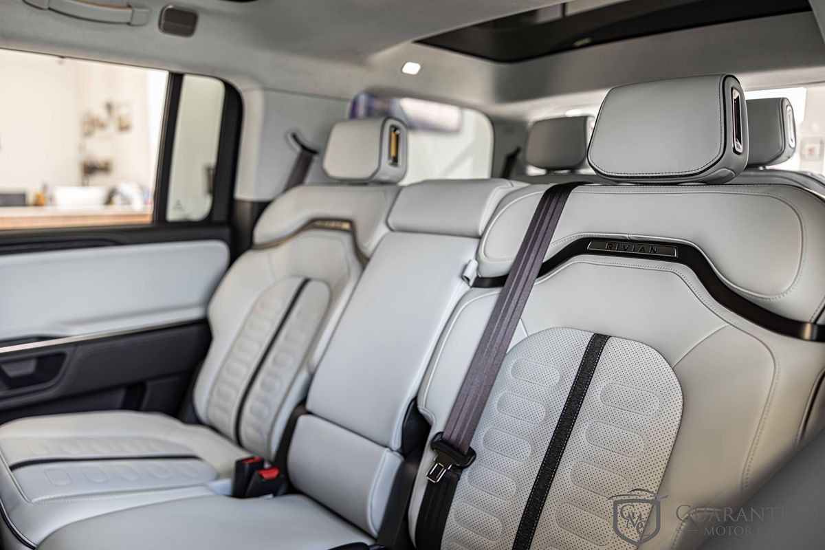 2024 Rivian R1S Adventure