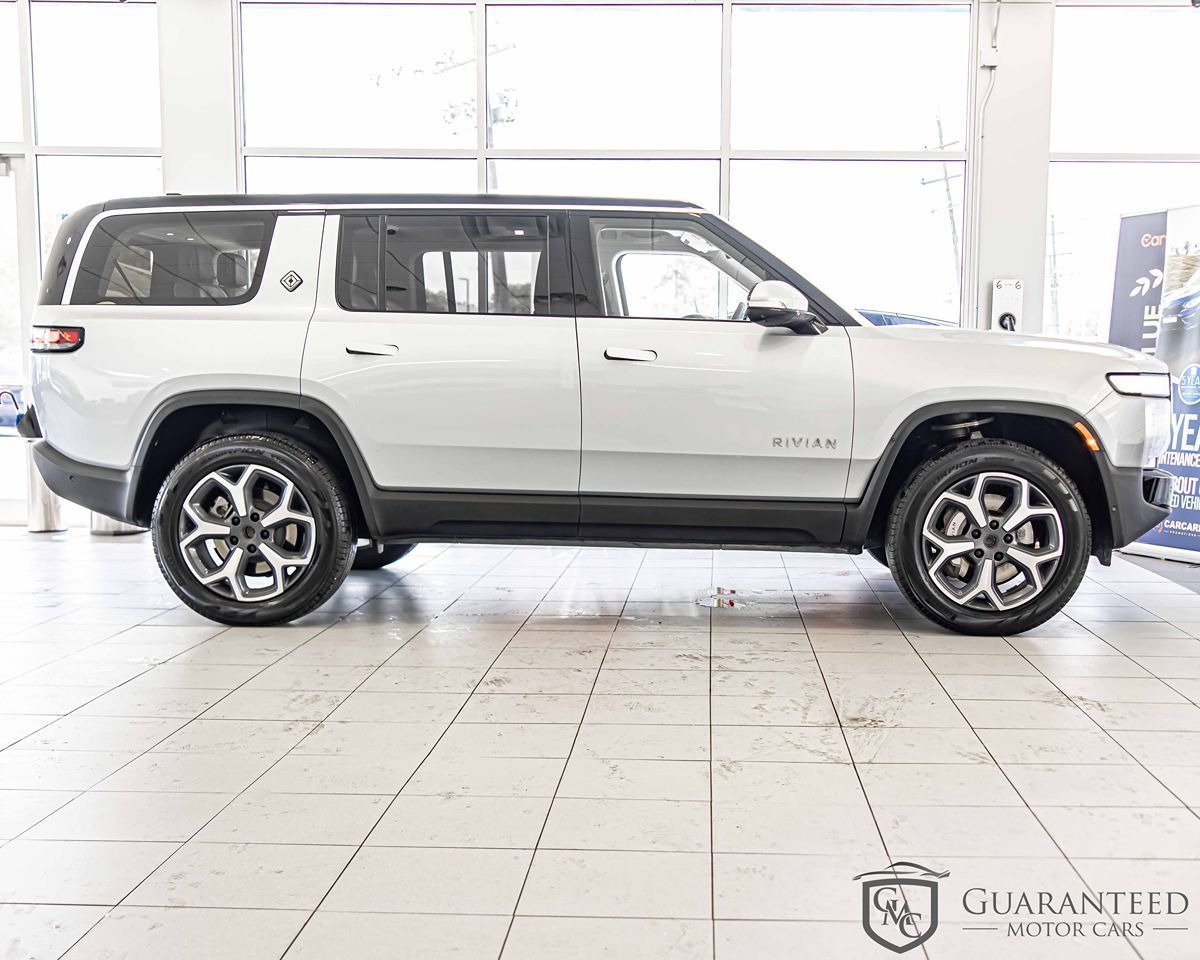 2024 Rivian R1S Adventure