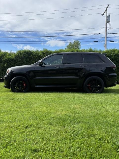 2015 Jeep Grand Cherokee SRT - 2
