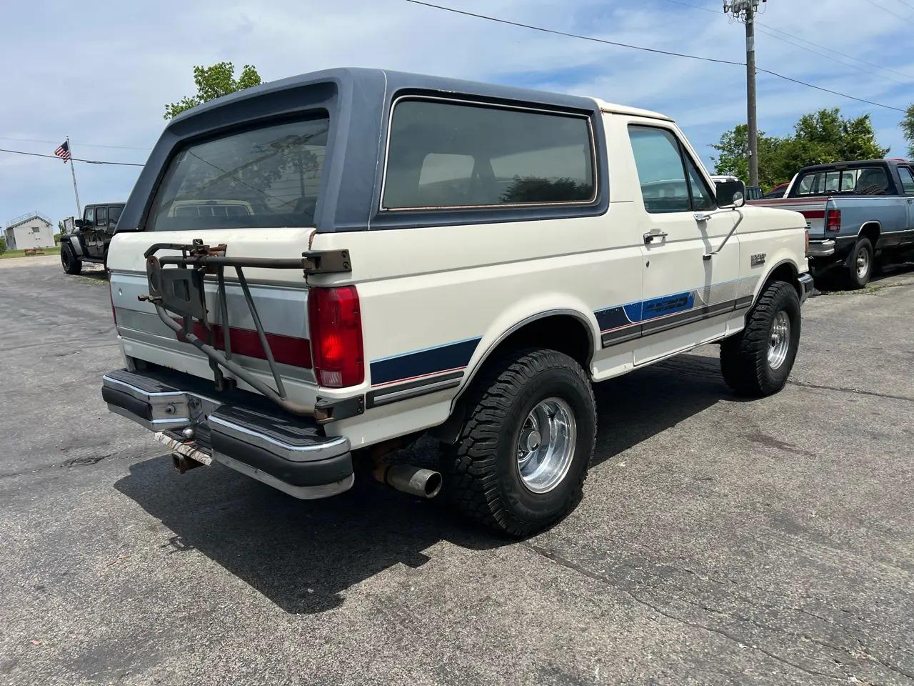 1988 Ford Bronco XLT - 2