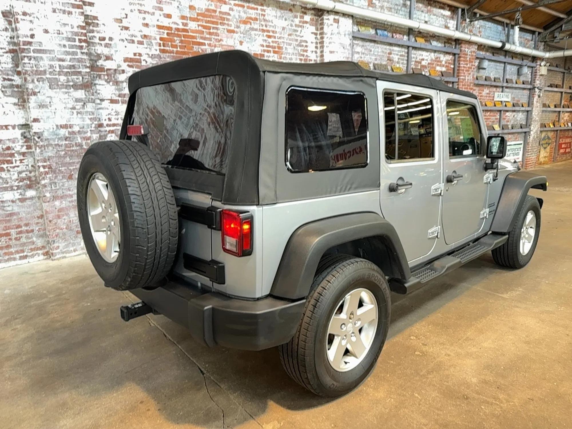 2013 Jeep Wrangler Unlimited Sport - 3