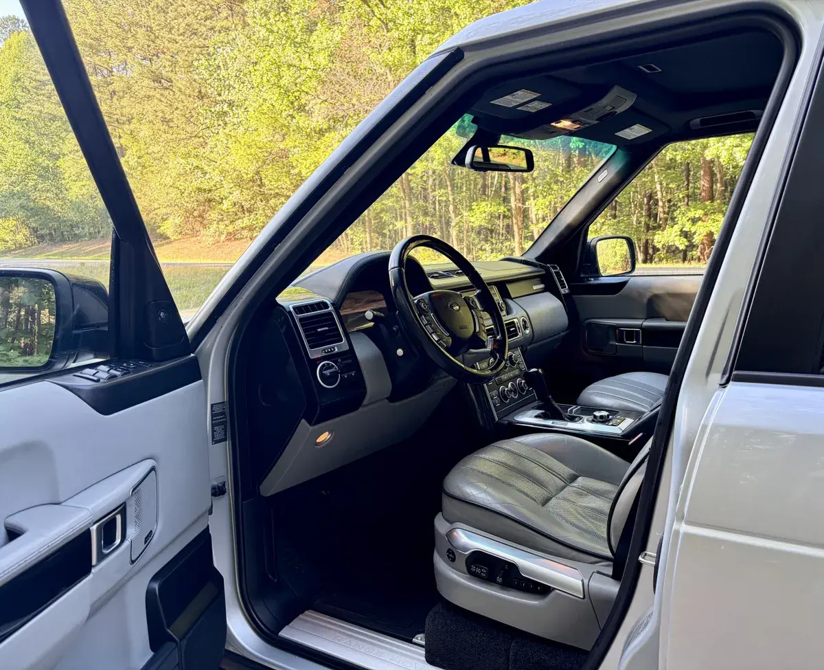 2011 Land Rover Range Rover HSE Lux
