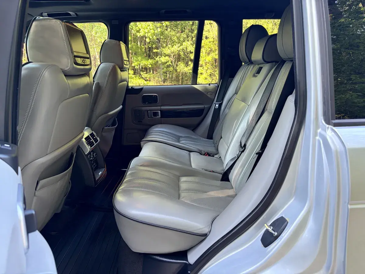 2011 Land Rover Range Rover HSE Lux