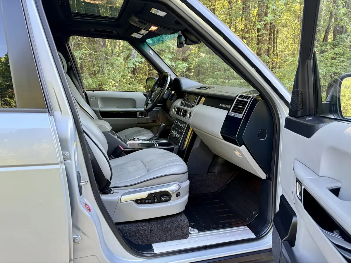 2011 Land Rover Range Rover HSE Lux